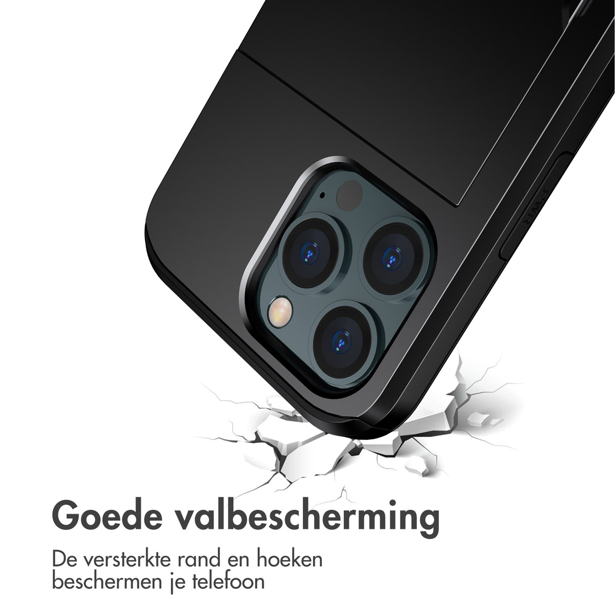 Zwarte telefoonhoes met camera, scheuren eronder en tekst in het Nederlands.