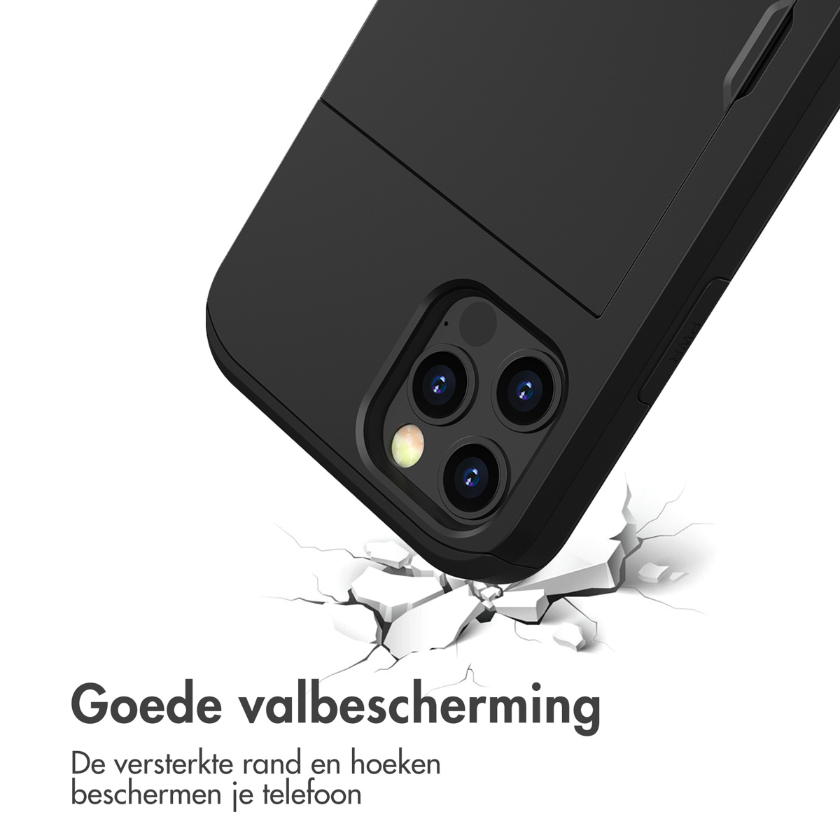 Coque de téléphone noire avec caméra, chute, fissures sur fond blanc.