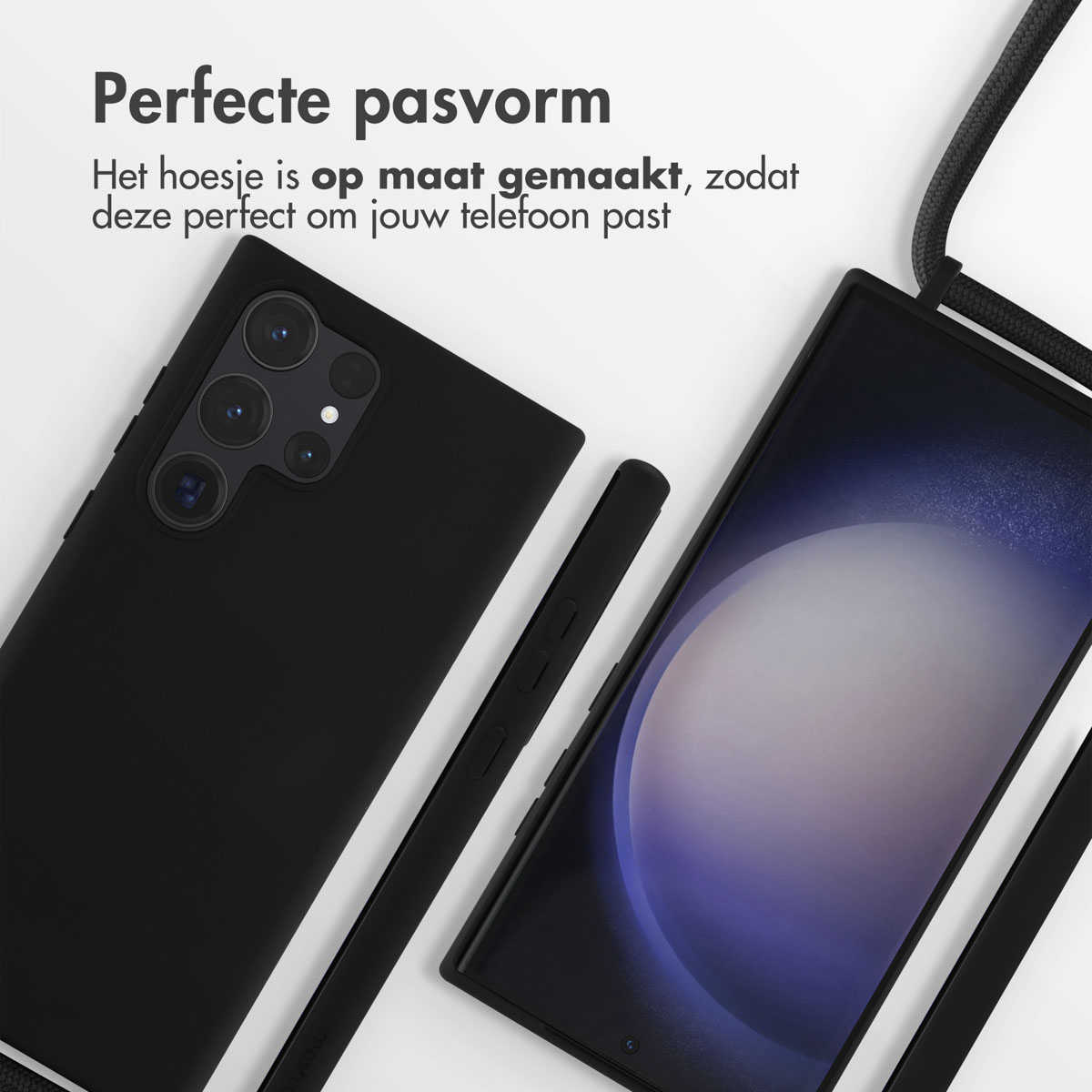Coque de téléphone noire avec cordon, et texte : ajustement parfait.