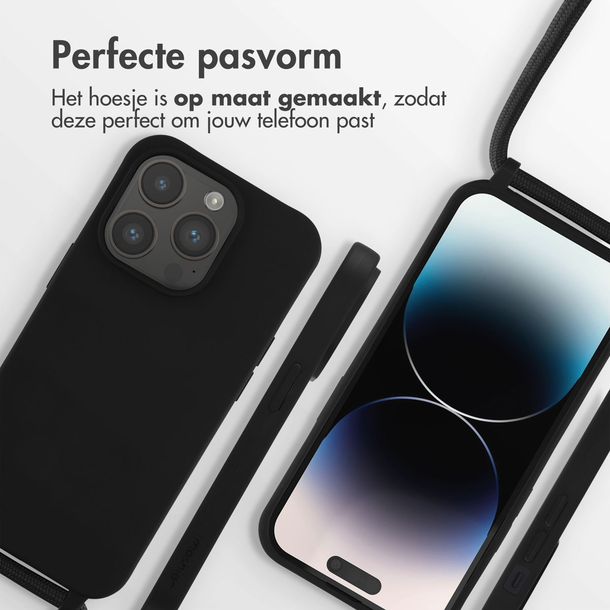 Zwarte telefoon met zwart koord en hoesje. Tekst: Perfecte pasvorm. Hoesje past perfect op je telefoon.