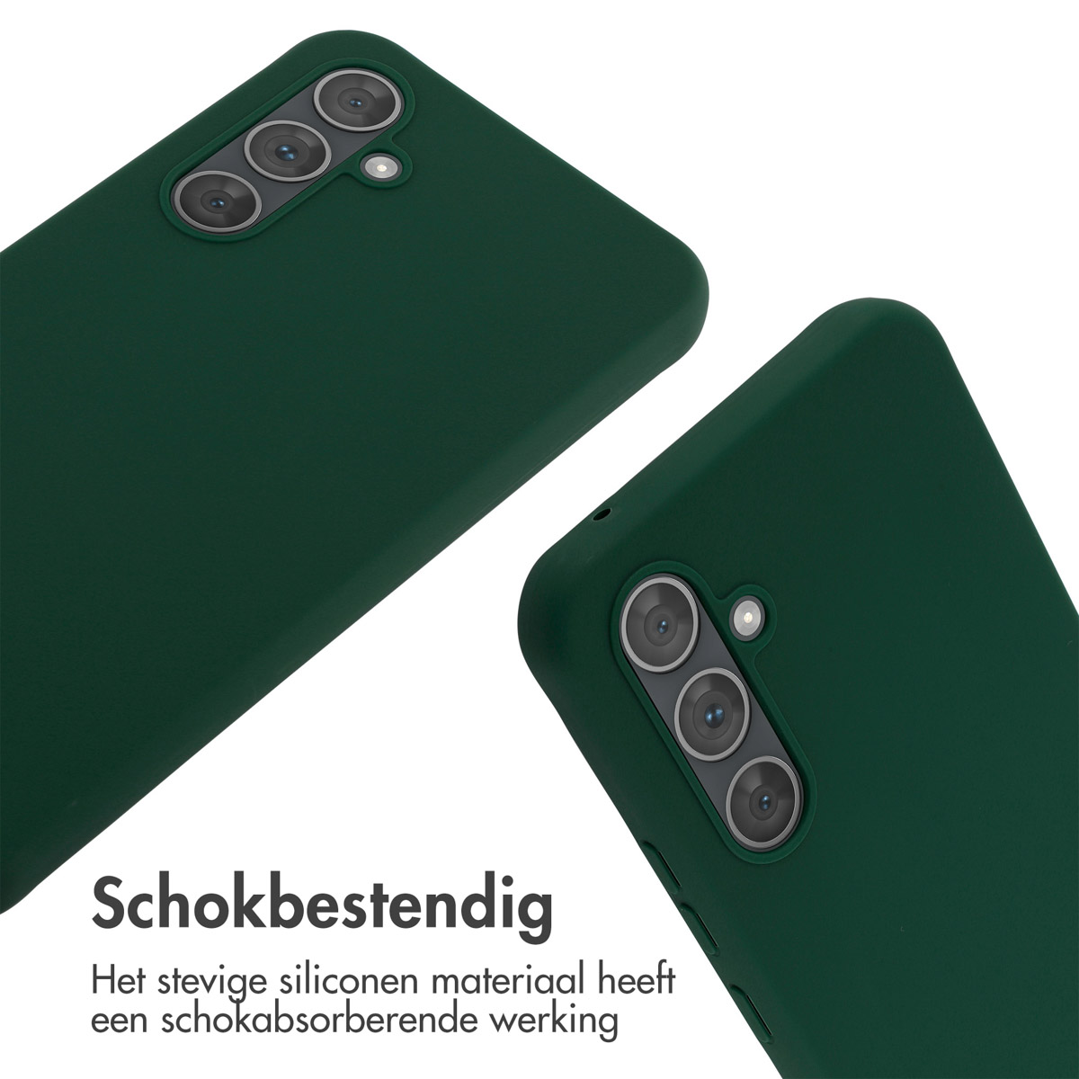 Twee groene telefoonhoesjes. Tekst in het Nederlands. De hoesjes liggen op een tafel. De achtergrond is wit. De hoesjes hebben camera's.