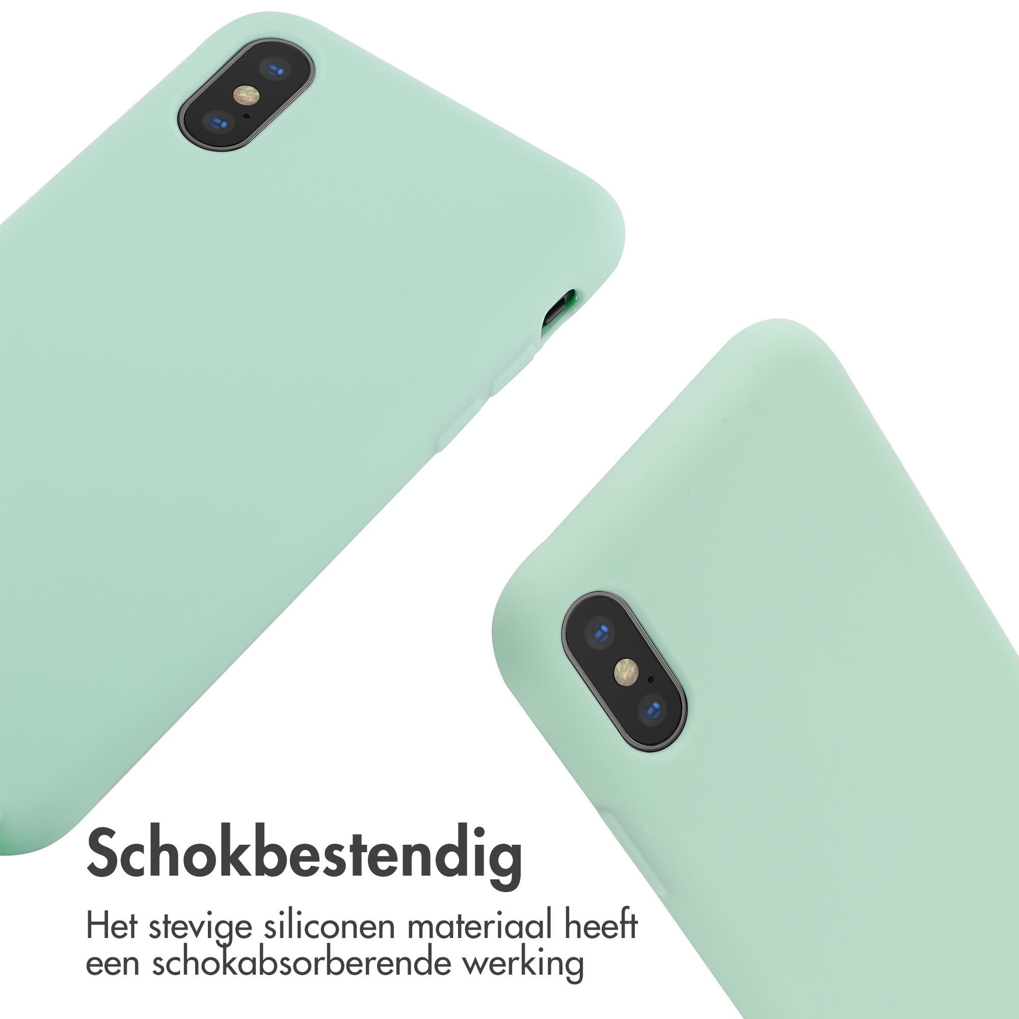 Due custodie per telefono verde chiaro. Le custodie sono su uno sfondo bianco e sono angolate verso lo spettatore.