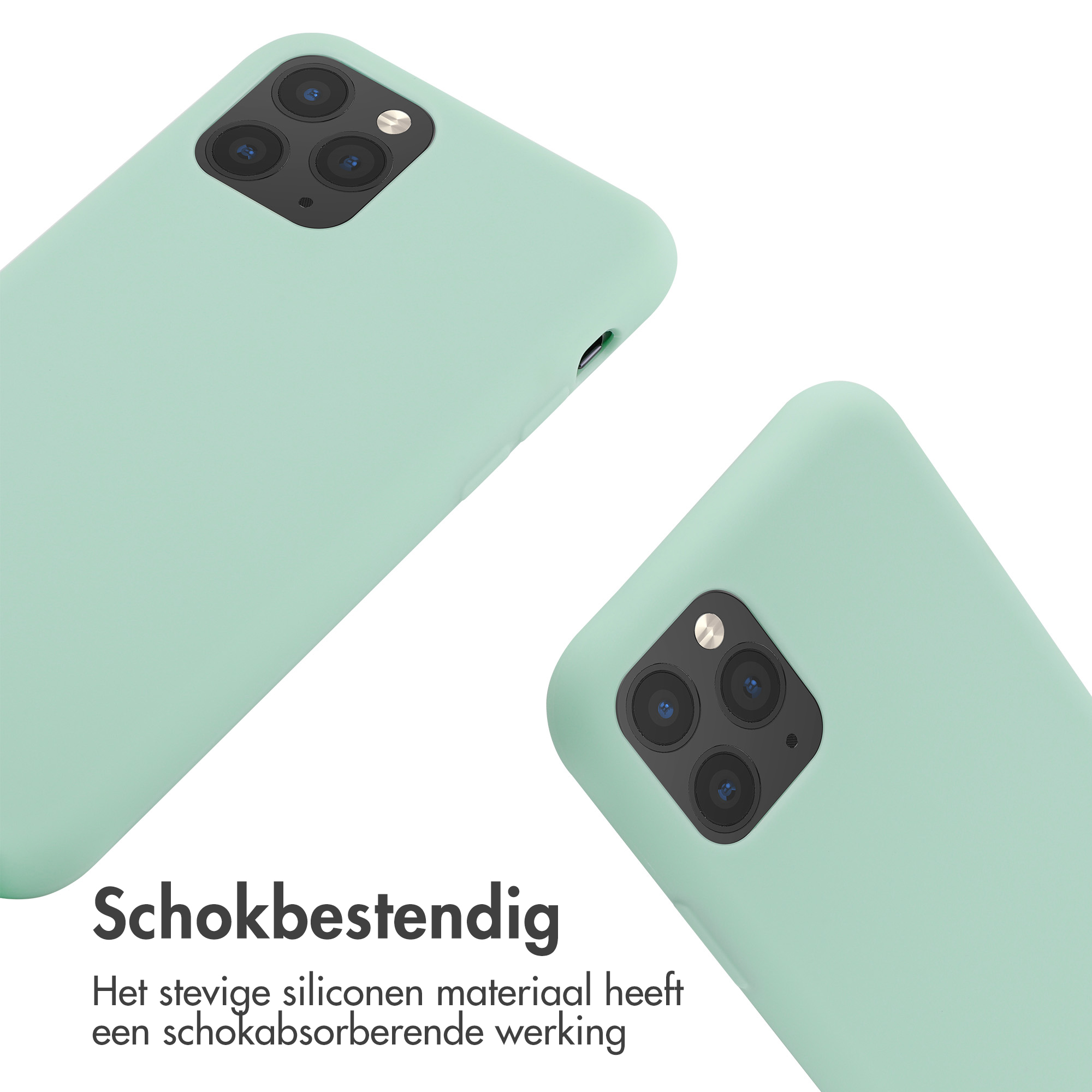 Deux coques de téléphone vert clair. Les coques ont des découpes pour l'appareil photo. Fond blanc.
