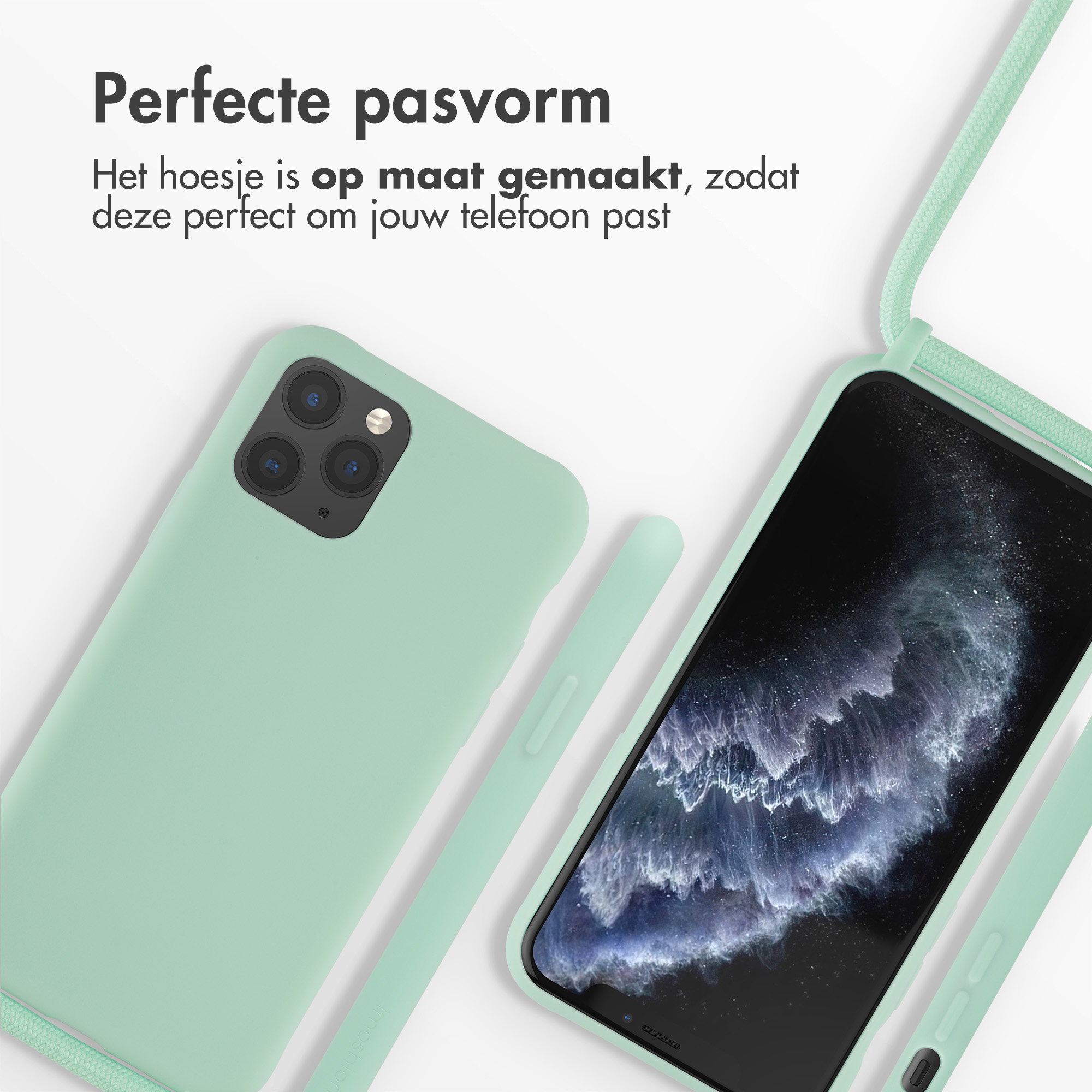 Coque menthe avec sangle, écran de téléphone visible, fond blanc.