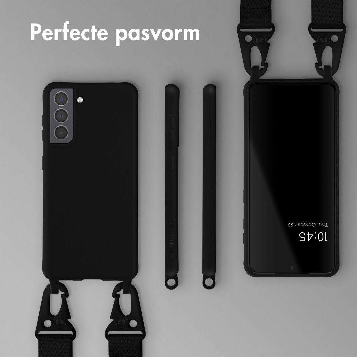 Zwarte telefoon en hoesjes. Twee hoesjes in het midden en een telefoon rechts met een bandje.