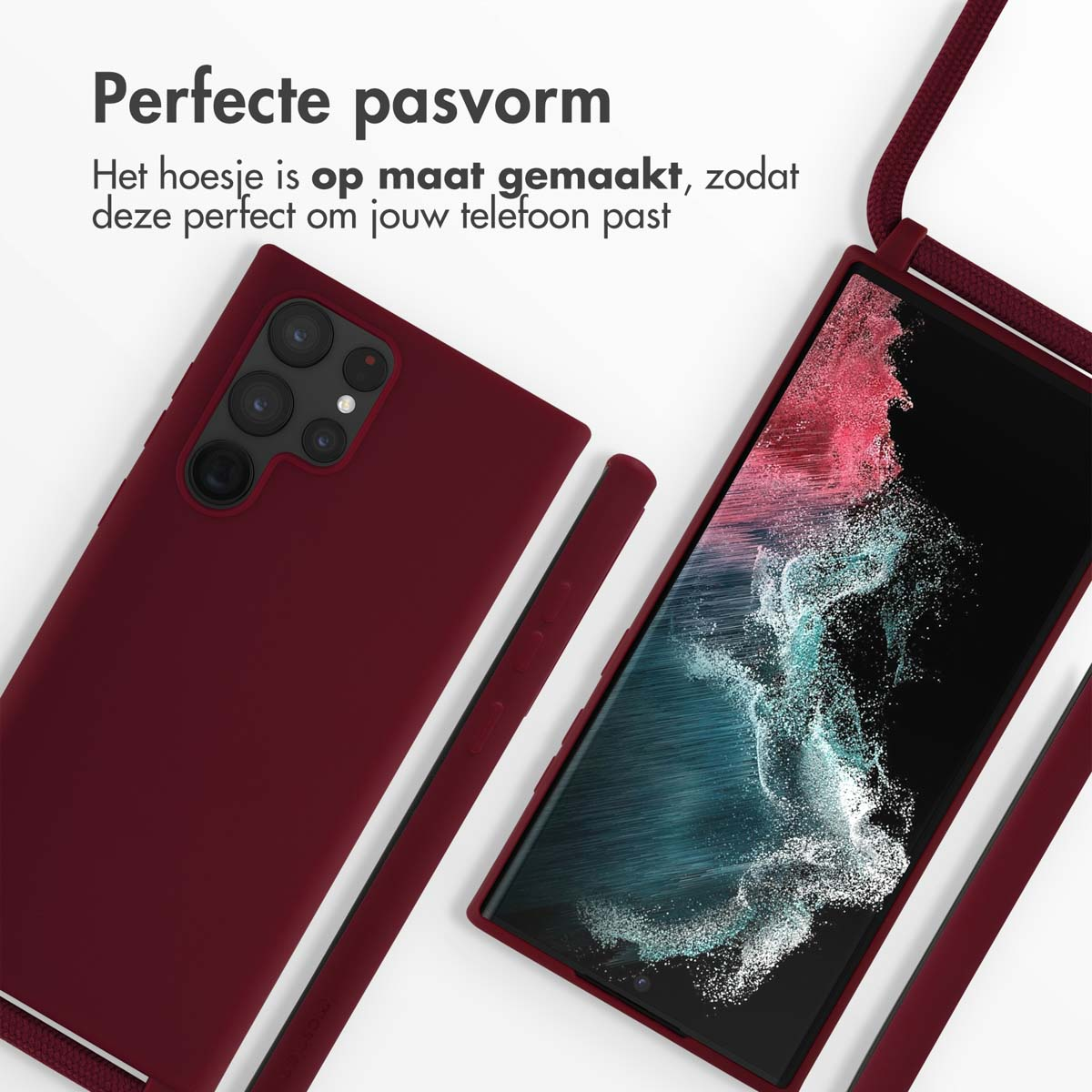 Coque bordeaux, téléphone et lanière. Texte : Ajustement parfait. La coque est faite sur mesure.