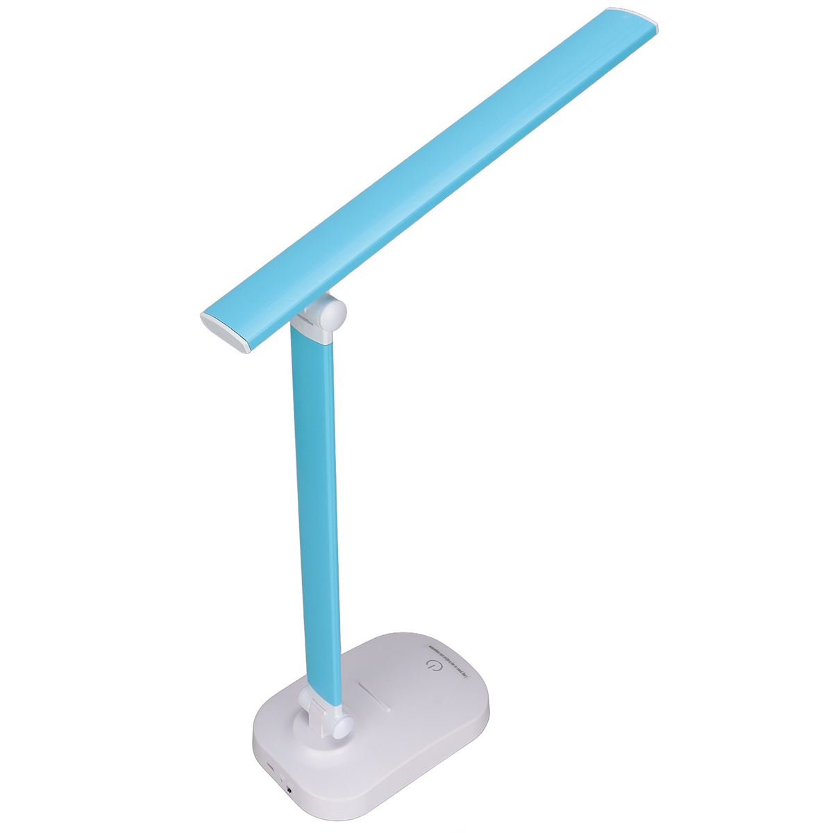 Eine moderne Schreibtischlampe mit einem langen, blauen Lichtbalken. Der Sockel ist weiß. Die Lampe steht auf einer weißen Oberfläche.