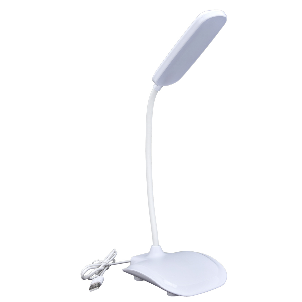 Eine weiße Schreibtischlampe auf weißem Hintergrund. Die Lampe ist gebogen und hat ein USB-Kabel.
