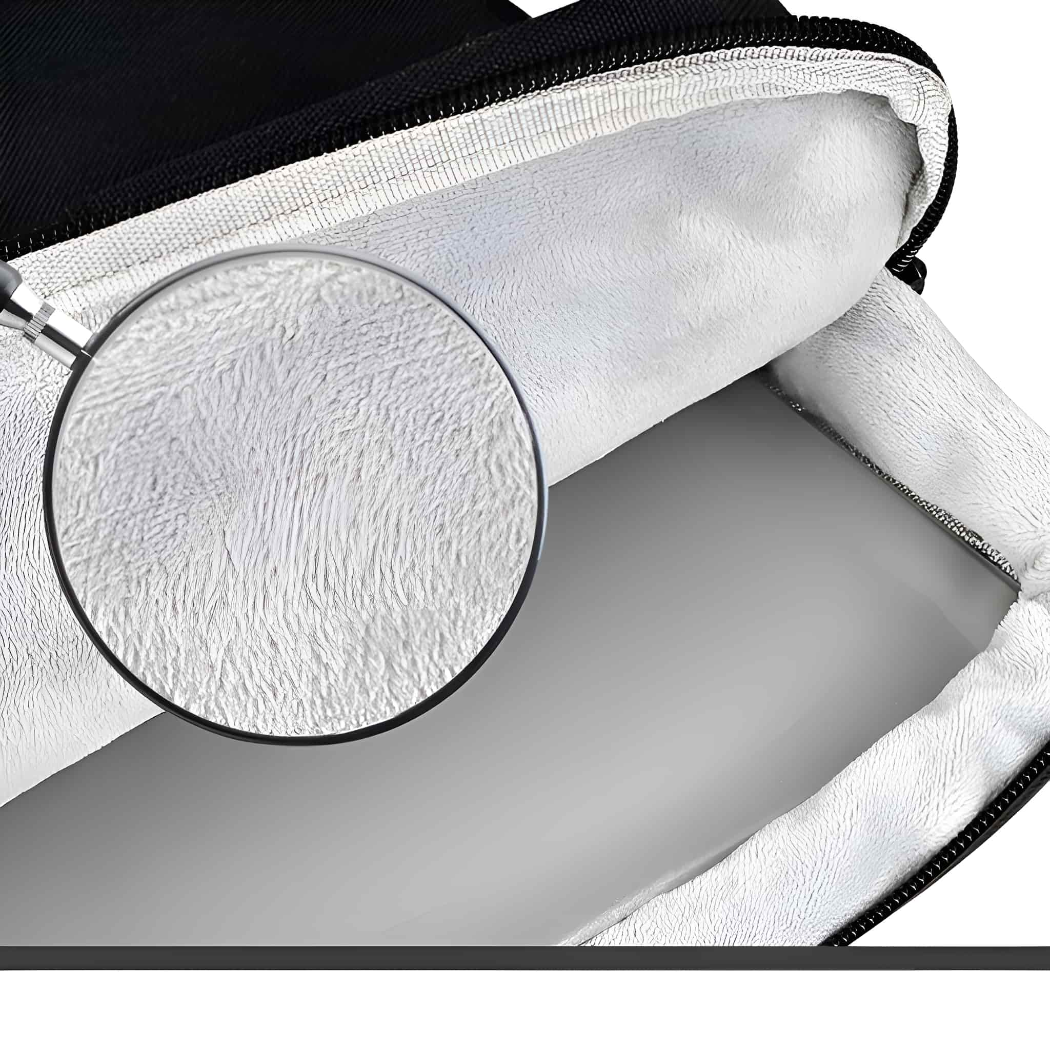 Laptop-Taschen-Innenraum. Nahaufnahme des weichen, weißen, flauschigen Futters. Lupe.