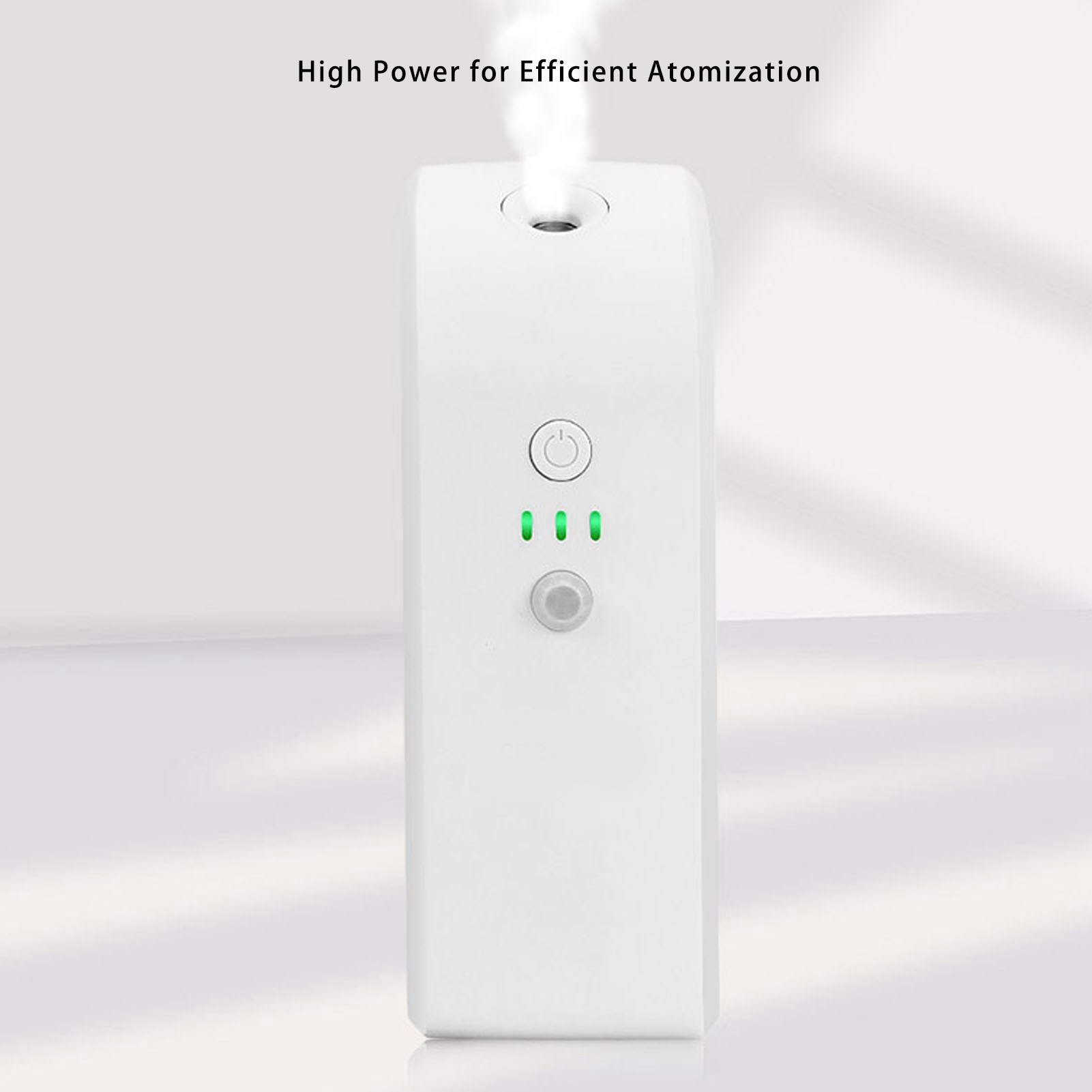 Ein weißes, rechteckiges Gerät mit drei grünen Lichtern und einem Knopf. Der Text lautet 'High Power'.