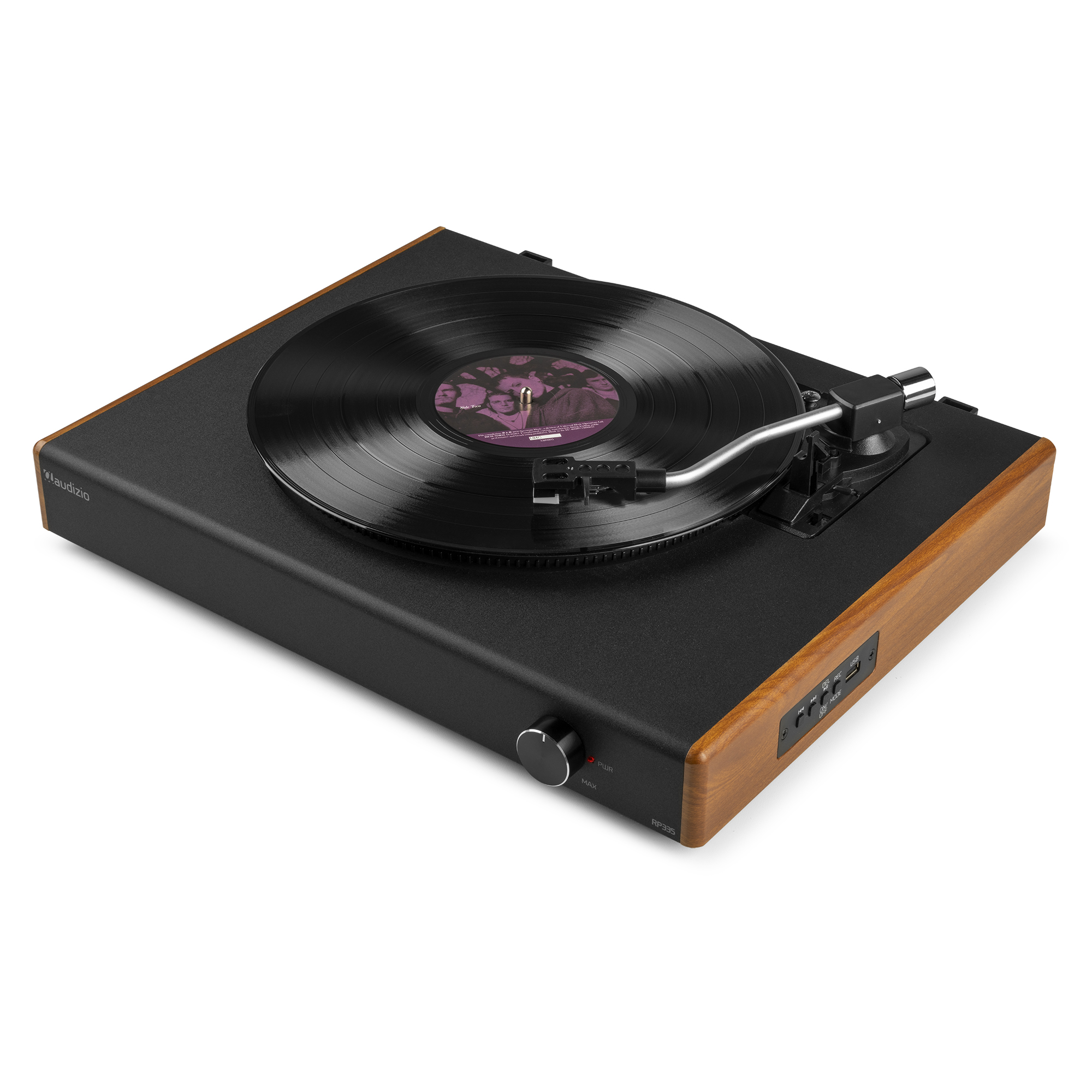 Un tocadiscos negro con laterales de madera, con un disco de vinilo negro.