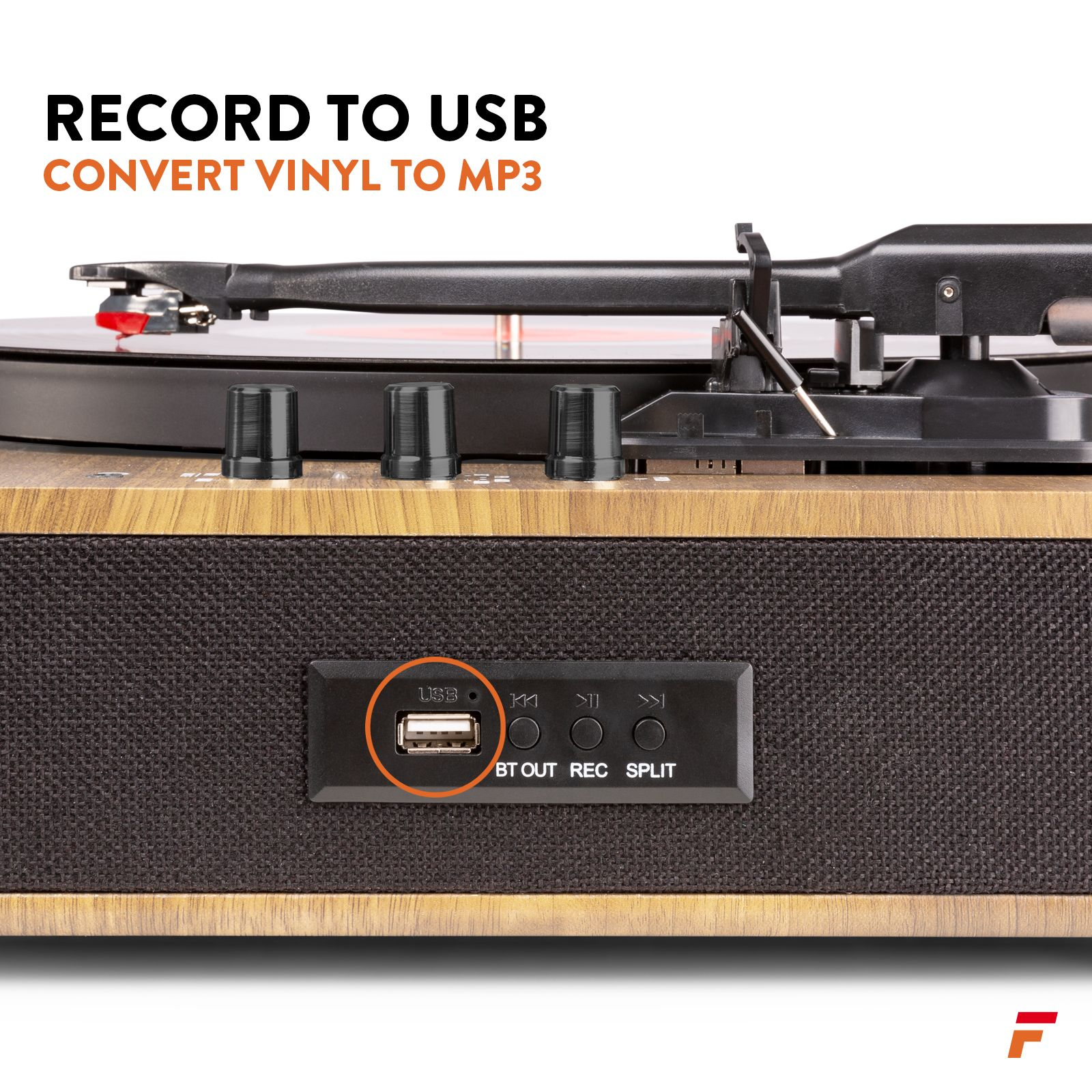 Nahaufnahme eines Plattenspielers mit USB-Anschluss und Tasten mit der Aufschrift BT OUT, REC, SPLIT.