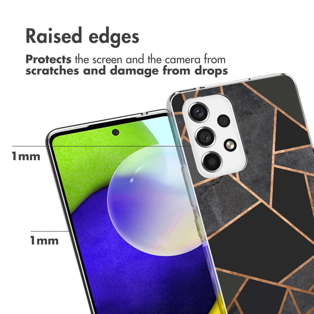 Una custodia per telefono con bordi rialzati. La custodia protegge lo schermo e la fotocamera. Il telefono è nero con linee dorate e forme geometriche.