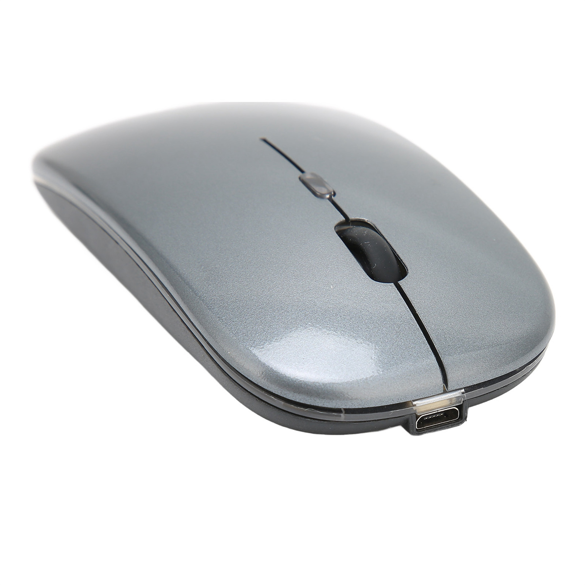 Silberne Computermaus mit schwarzem Oberteil und Ladeanschluss an der Basis.