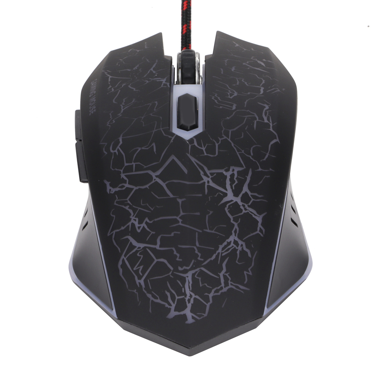 Schwarze Gaming-Maus mit Rissdesign oben. Rot-schwarzes geflochtenes Kabel angebracht.
