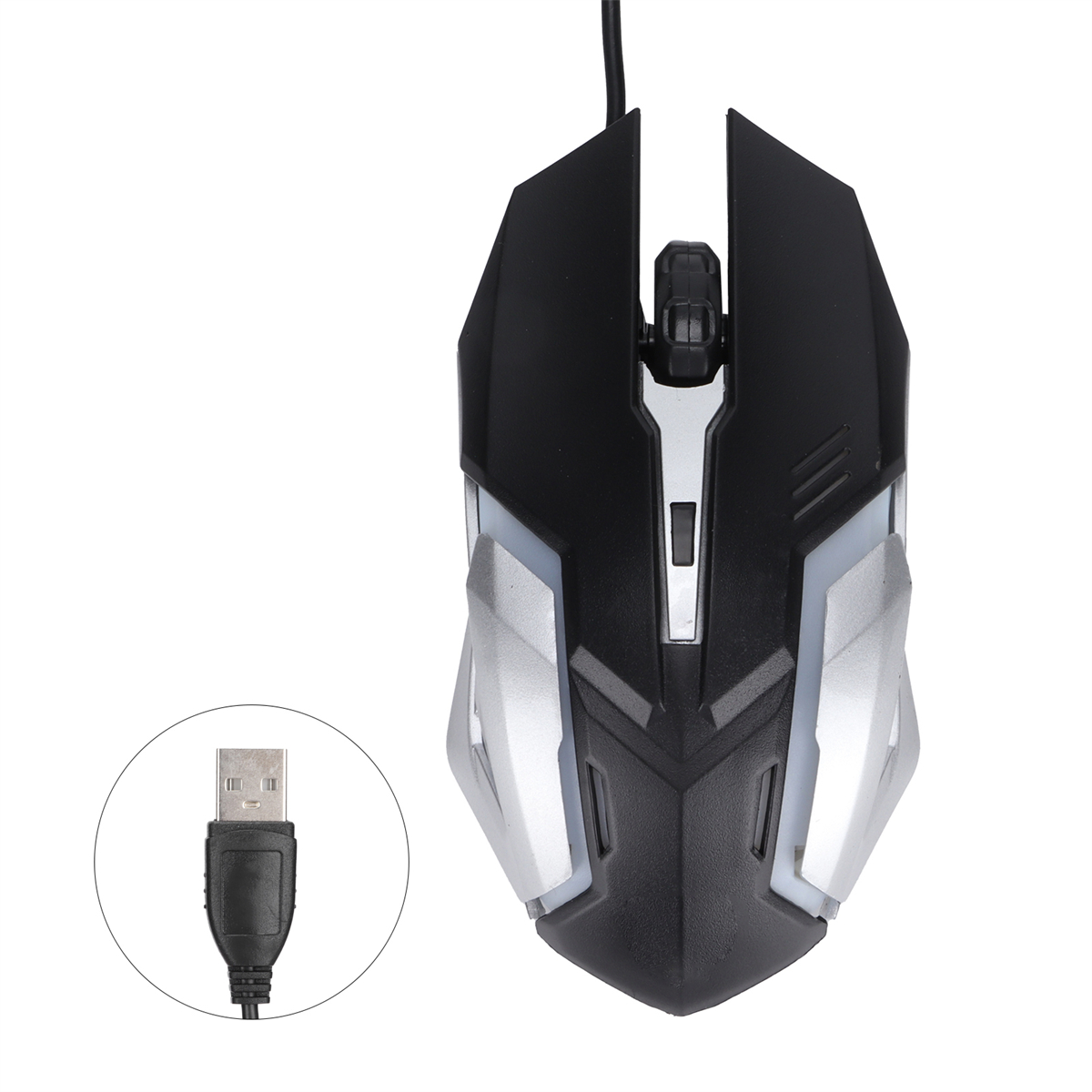 Schwarze und silberne Gaming-Maus mit angeschlossenem USB-Kabel, isoliert auf weißem Hintergrund.