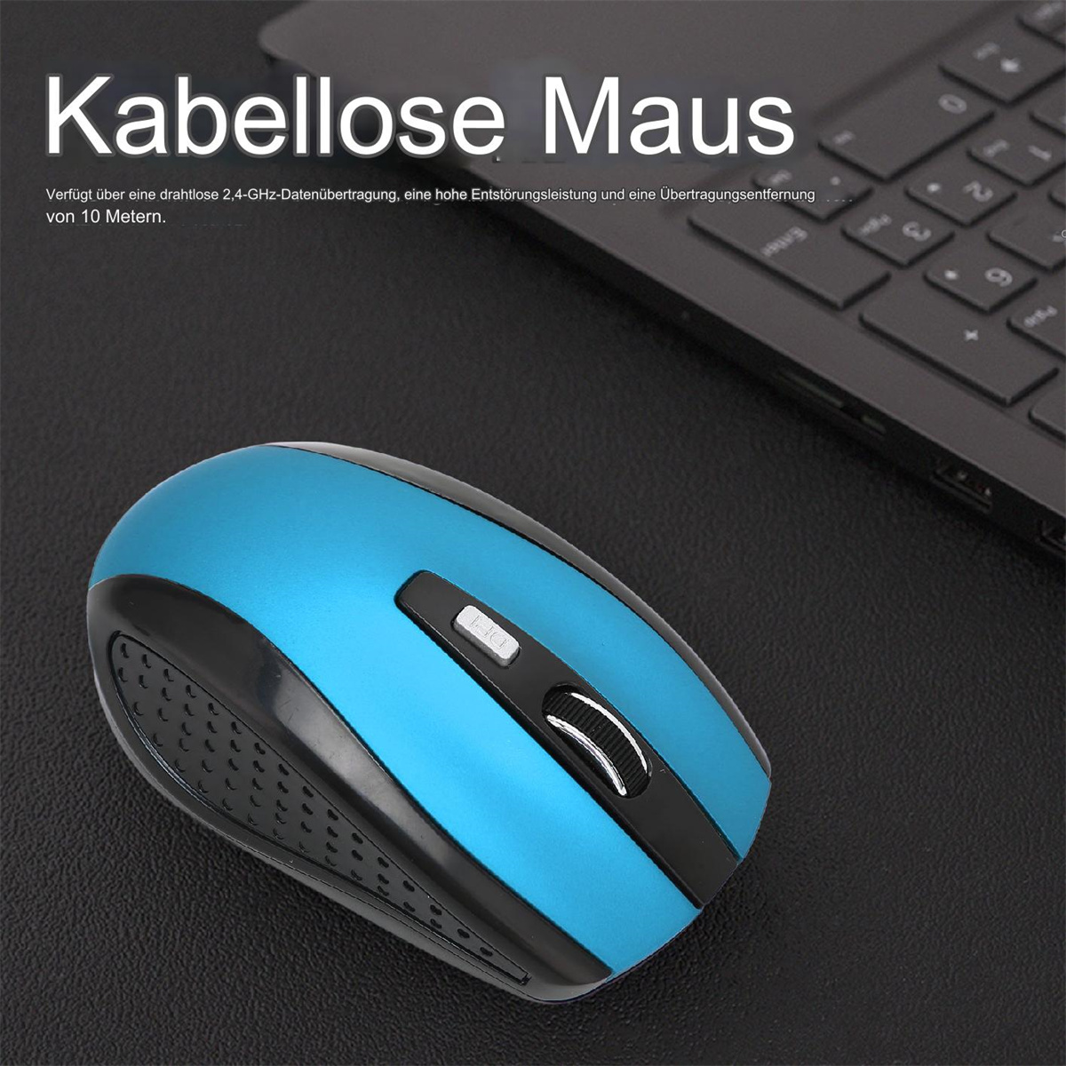 Eine blau-schwarze kabellose Maus auf schwarzer Oberfläche, in der Nähe einer Laptop-Tastatur.