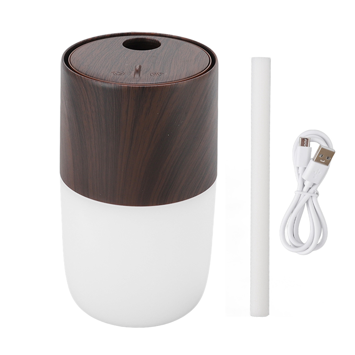 Weißer und brauner Luftbefeuchter mit weißem Schlauch und USB-Kabel. Auf weißer Oberfläche.