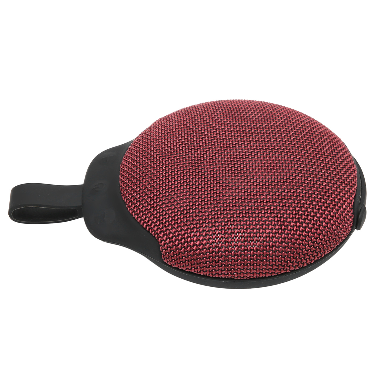 Roter Mesh-Lautsprecher mit schwarzem Griff und Gehäuse. Weißer Hintergrund.