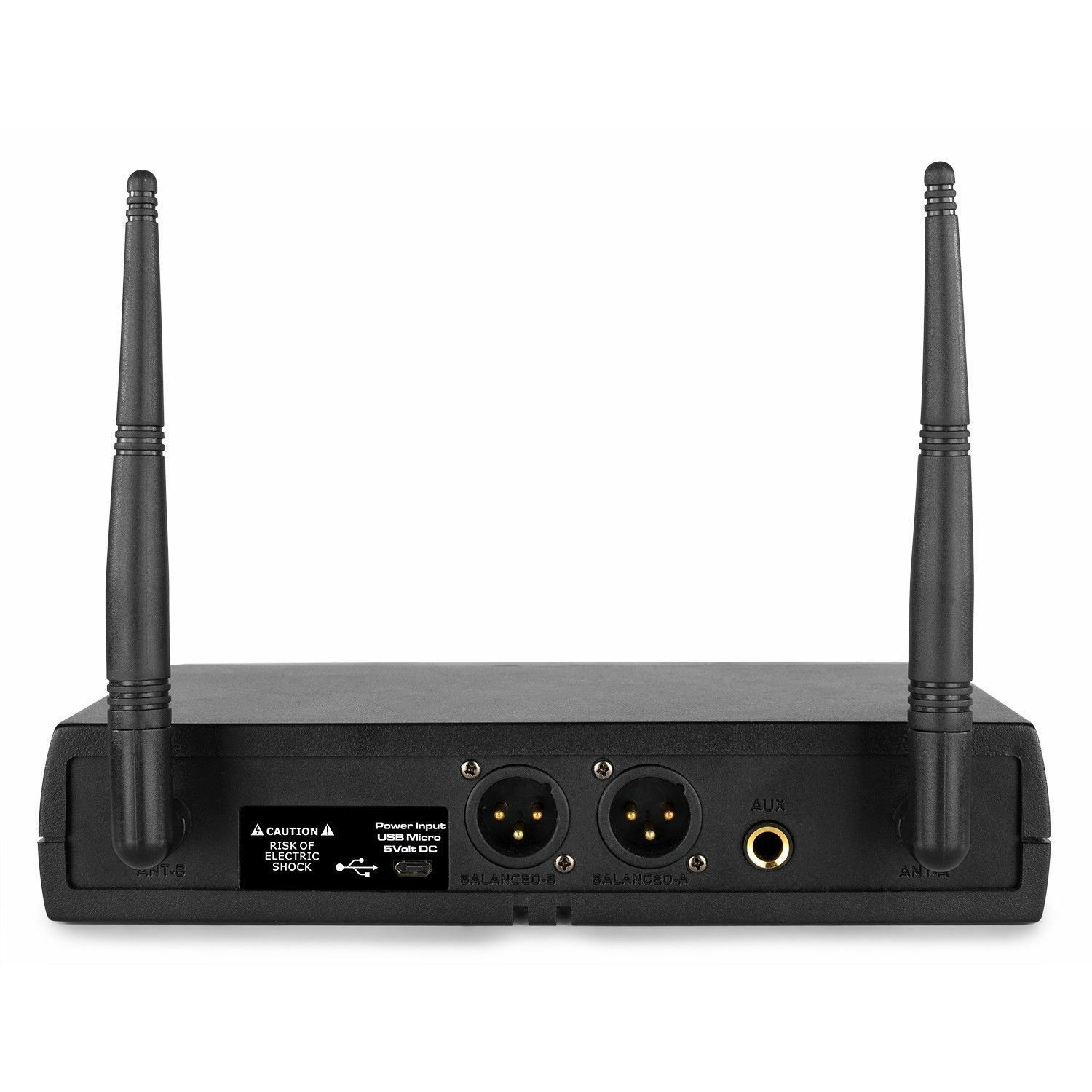 Zwarte audio-ontvanger met twee antennes, ingangspoorten en waarschuwingslabel. Het heeft een stroomingang en gebalanceerde audiopoorten.