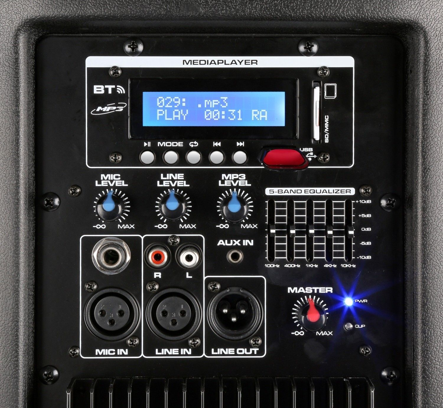 Audiopaneel met knoppen en display. Het heeft knoppen voor microfoon, lijn en mp3 niveaus.