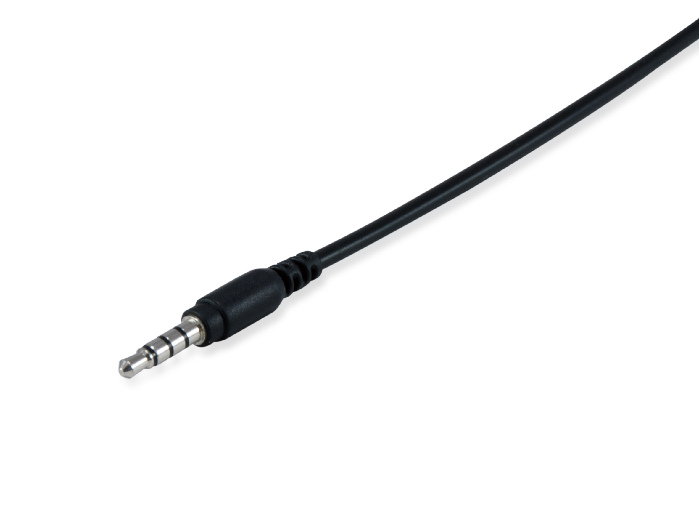 Czarny kabel audio z wtyczką 3,5 mm. Białe tło.