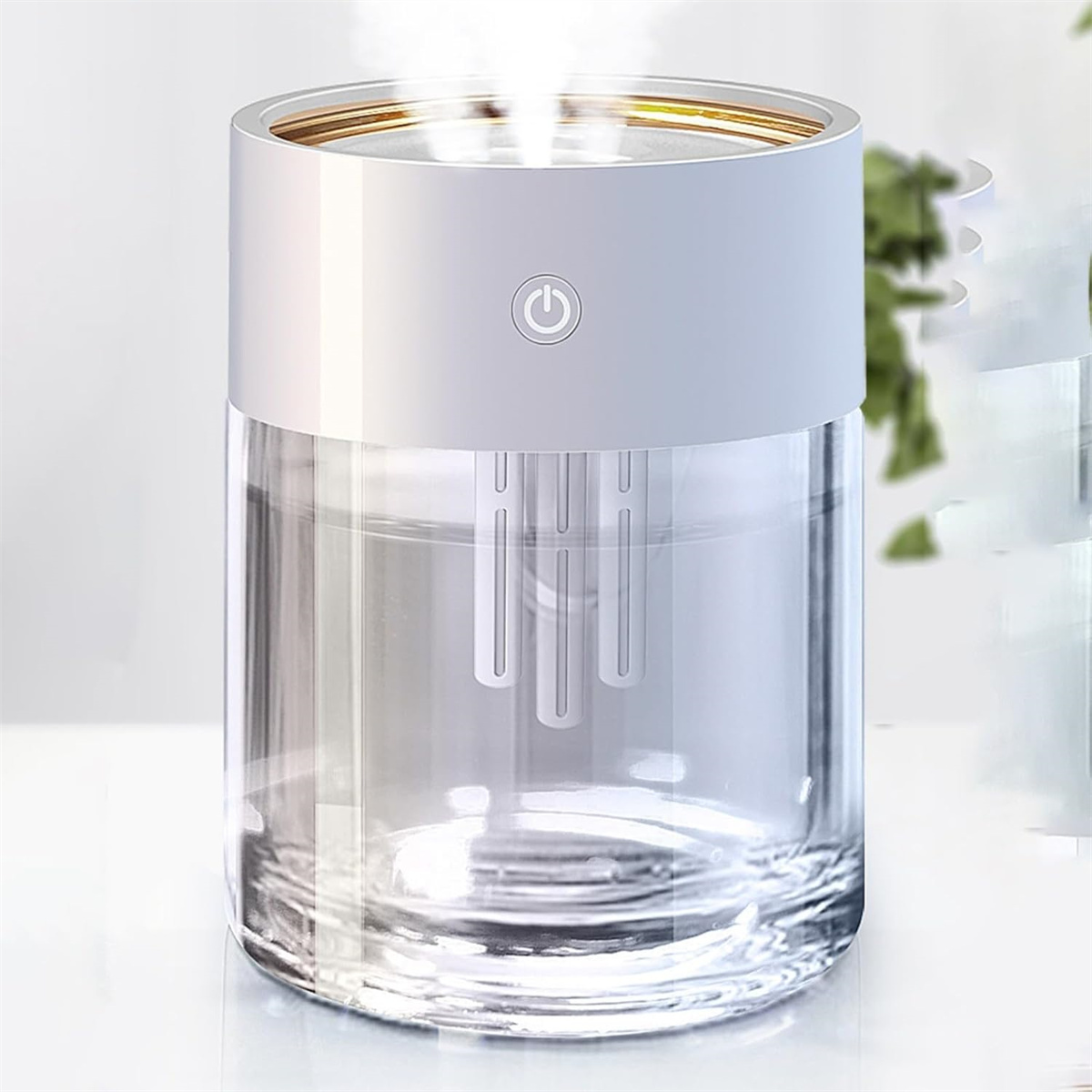 Klarer Glas-Luftbefeuchter mit weißem Deckel und Ein/Aus-Taste, Dampf.