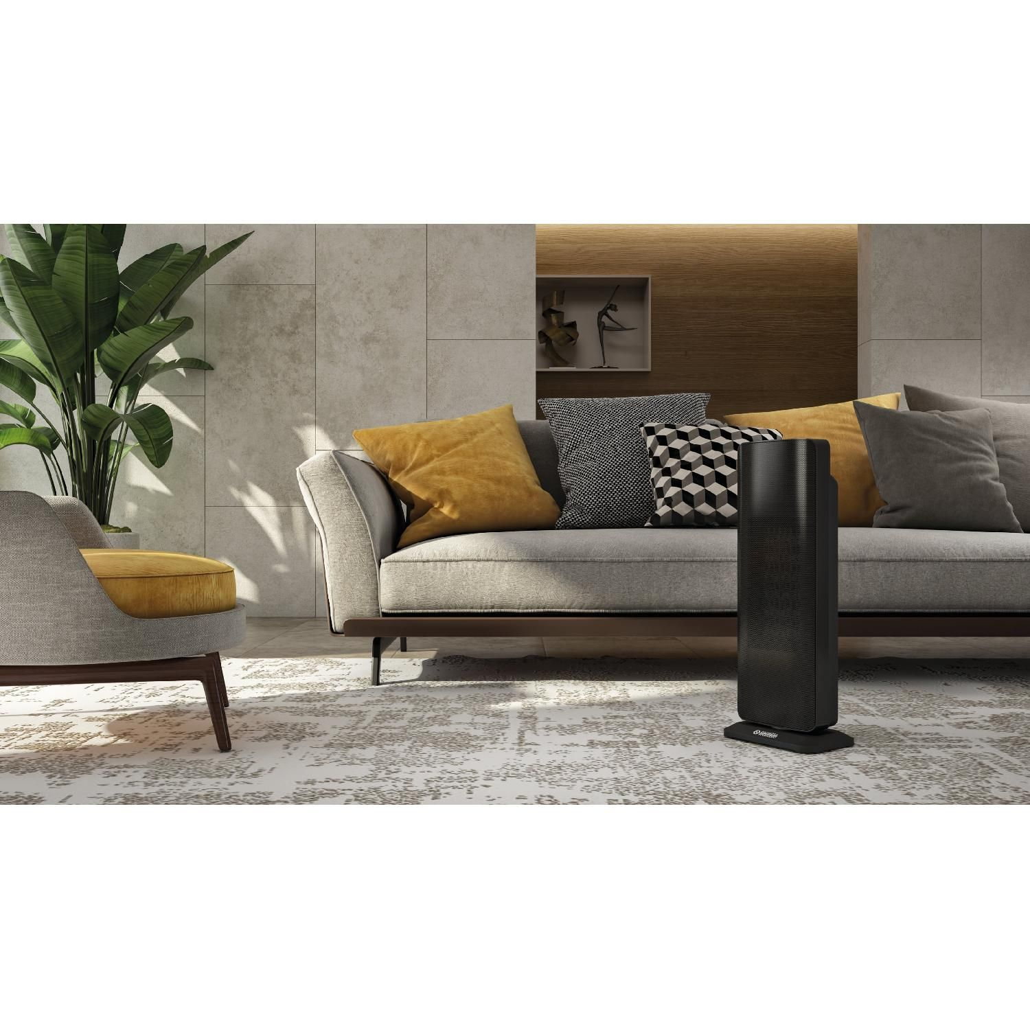 Salon z ciemnym grzejnikiem. Sofa, poduszki, wzorzysty dywan i duża roślina. Nowoczesny wystrój wnętrz.