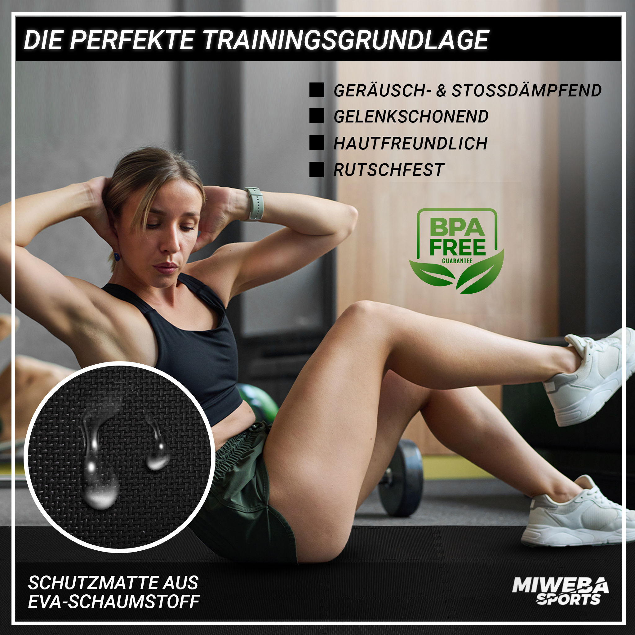 Frau in schwarzem Top macht Crunches auf schwarzer Matte, Wassertropfendetail.