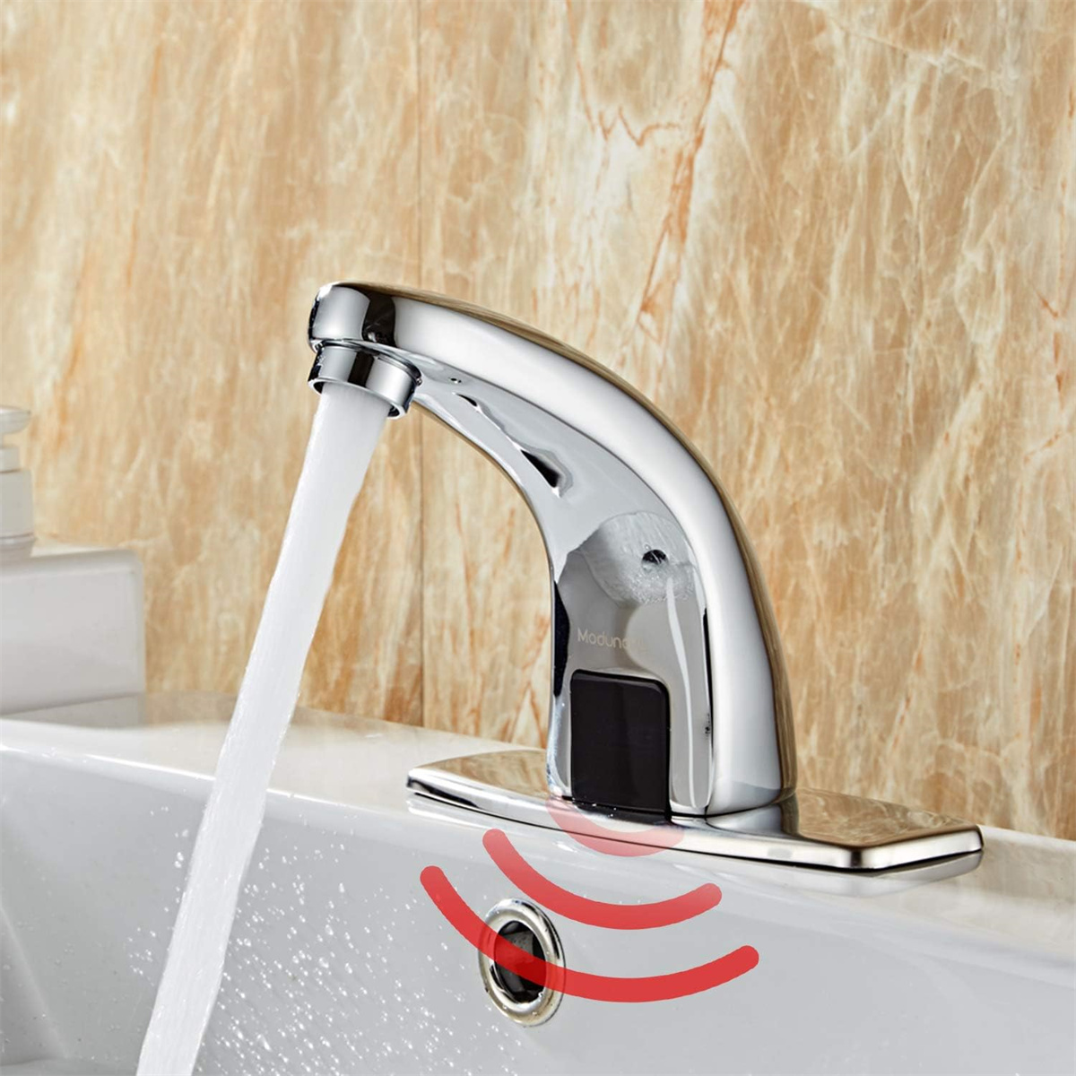 Silberner Wasserhahn mit Wasser in einem Waschbecken. Rote Linien unter dem Waschbecken.