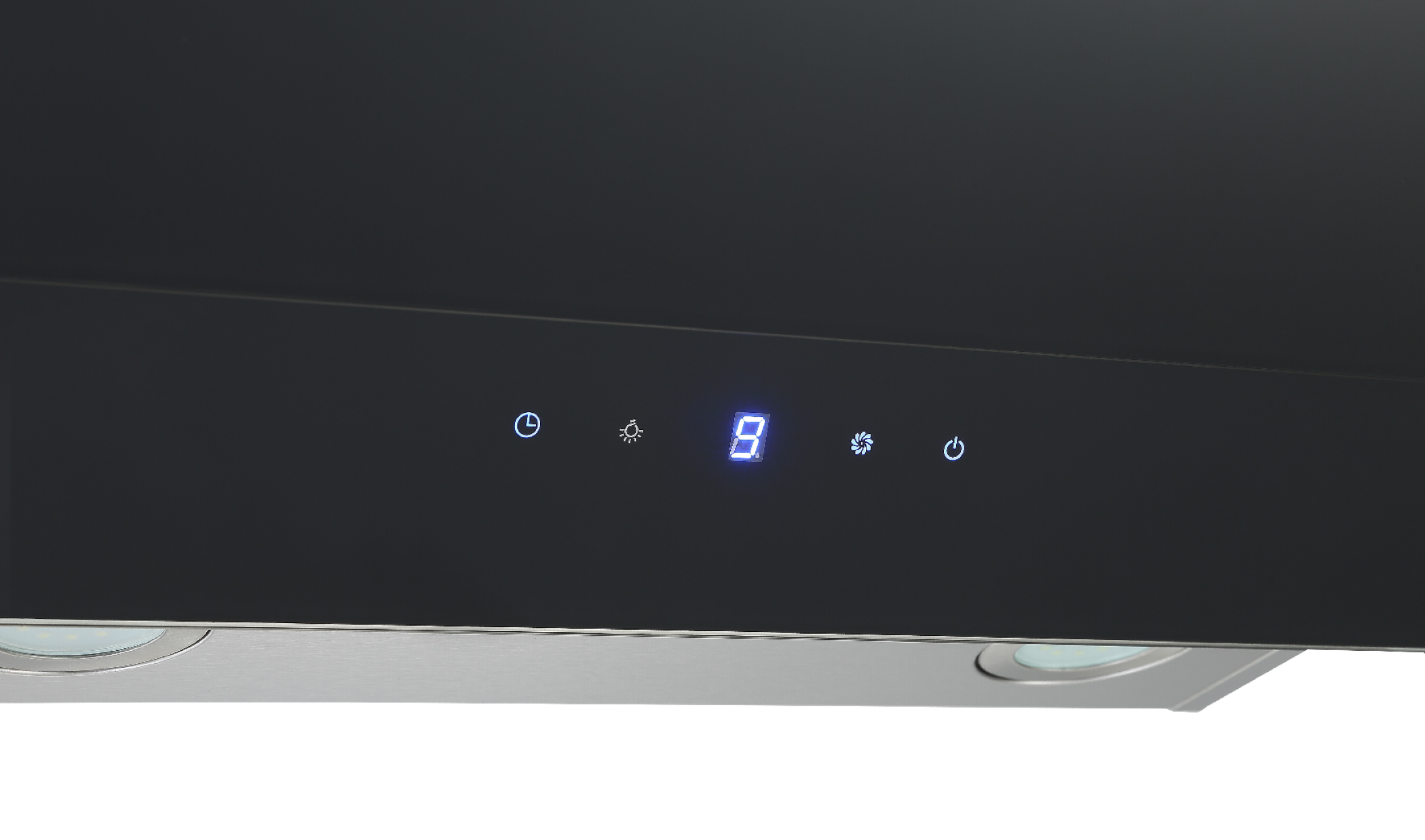 Een close-up van een zwarte afzuigkap met digitaal display met '8' en bedieningspictogrammen.