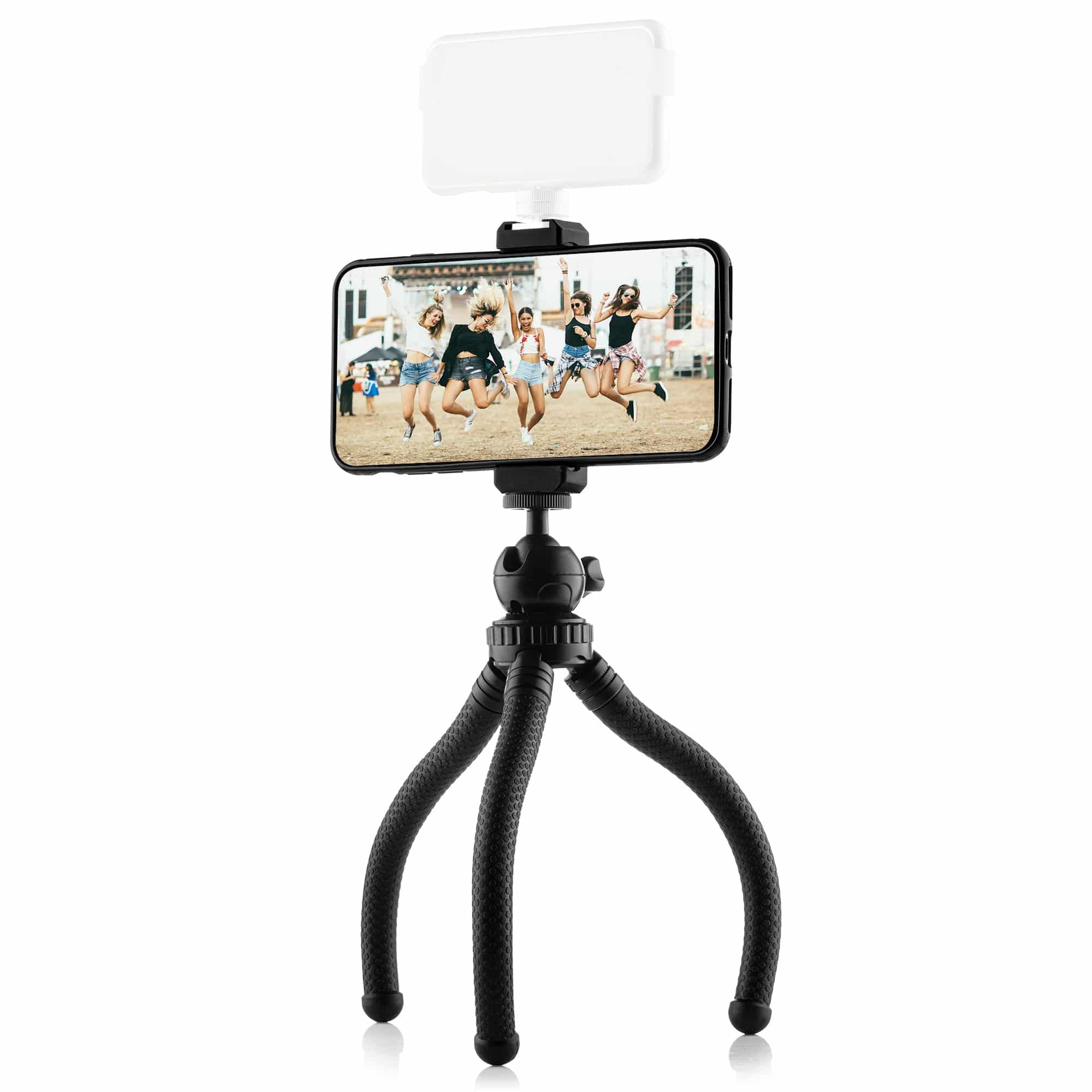 Een telefoon op een flexibel statief toont een foto van springende mensen.