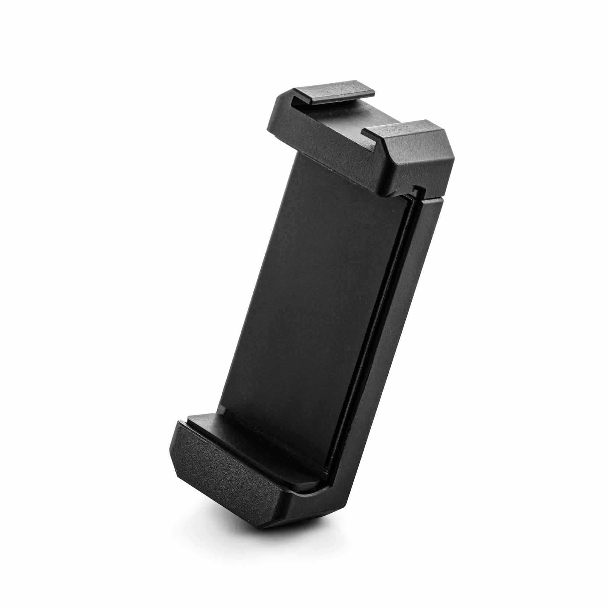 Schwarzer Telefonhalter. Abgewinkelte Ansicht, die einen rechteckigen Schlitz für ein Telefon zeigt.