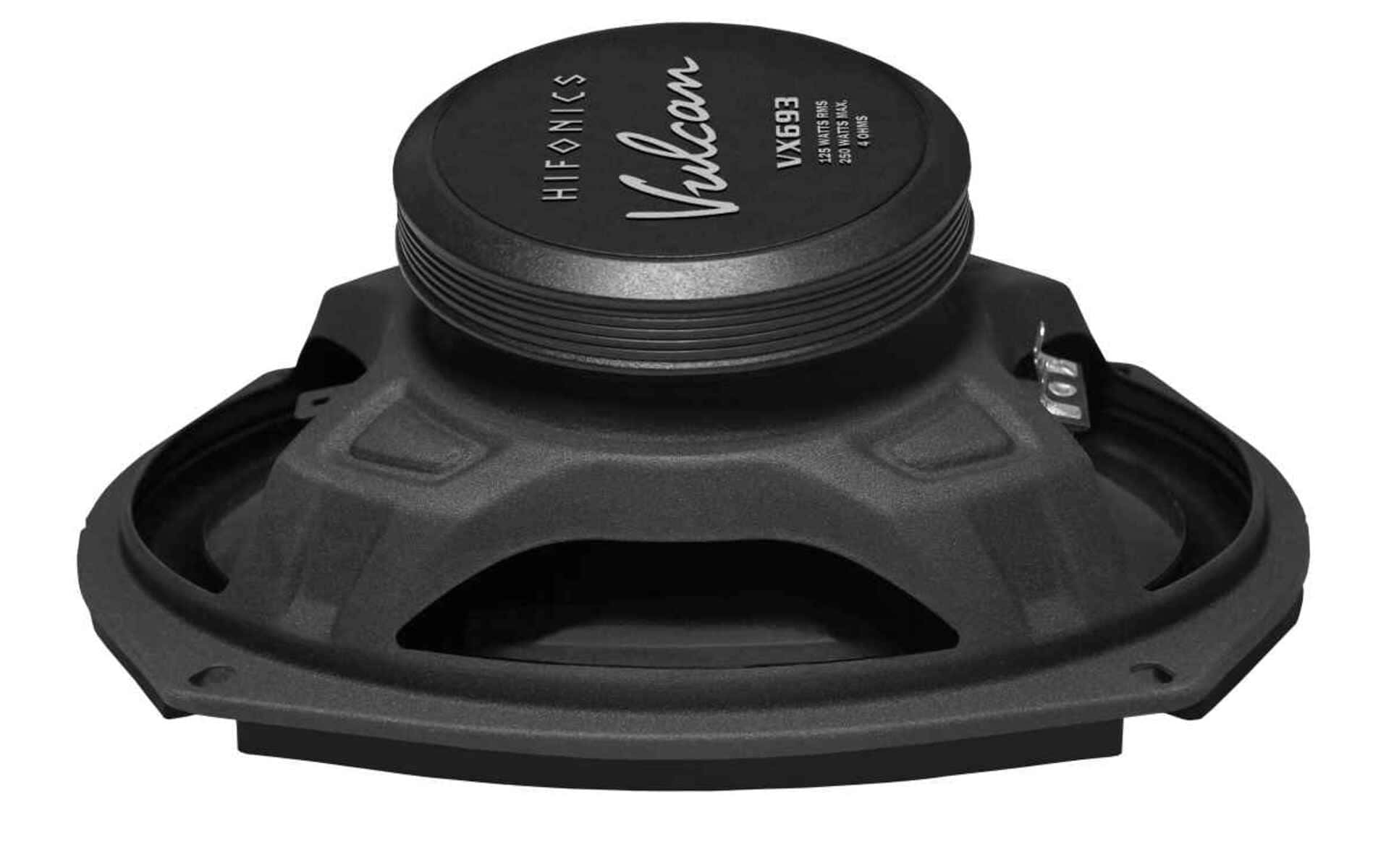 Schwarzer Subwoofer-Lautsprecher mit silbernem Ring und Markennamen in Weiß auf weißem Hintergrund.