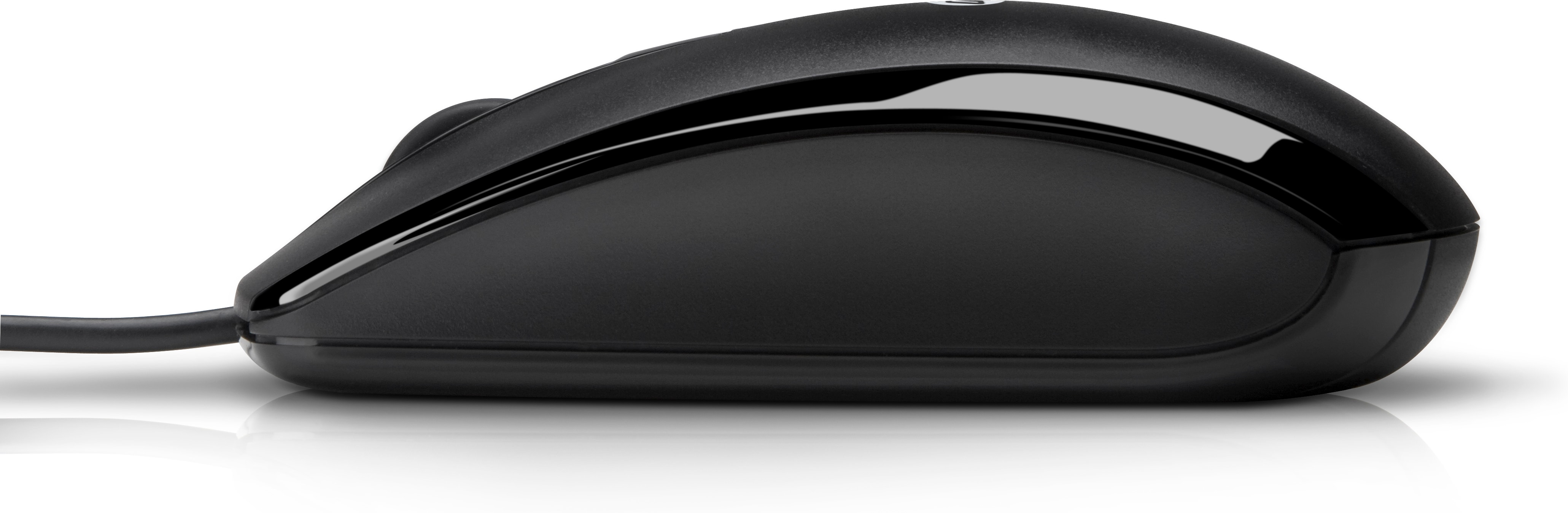 Souris noire avec câble, design élégant. La souris est sur une surface réfléchissante.