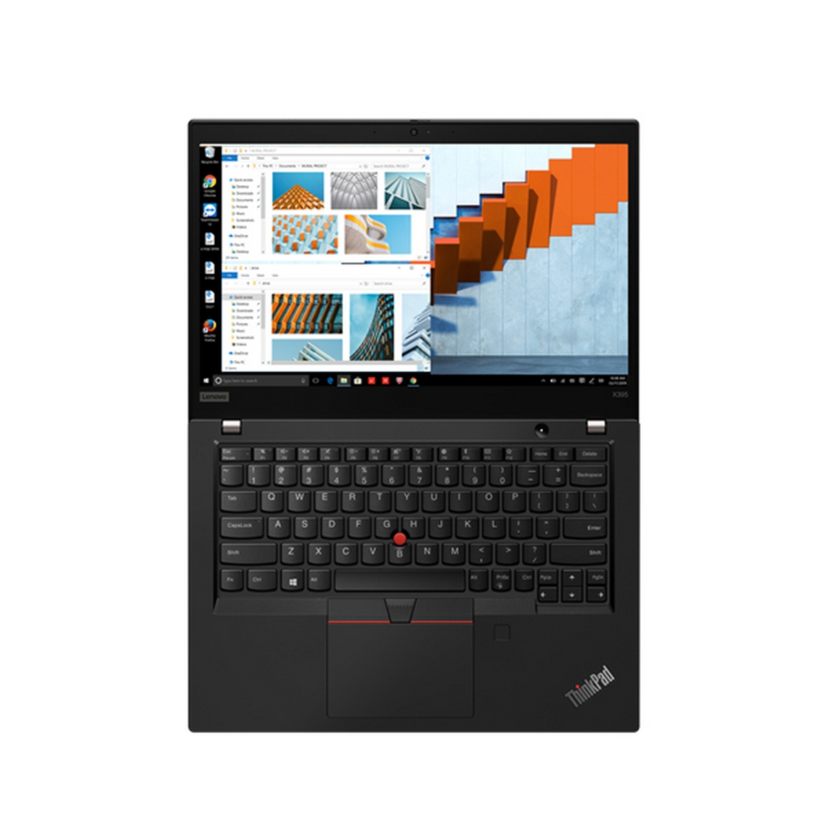Laptop Lenovo ThinkPad dall'alto. Tastiera, schermo e trackpad sono visibili.