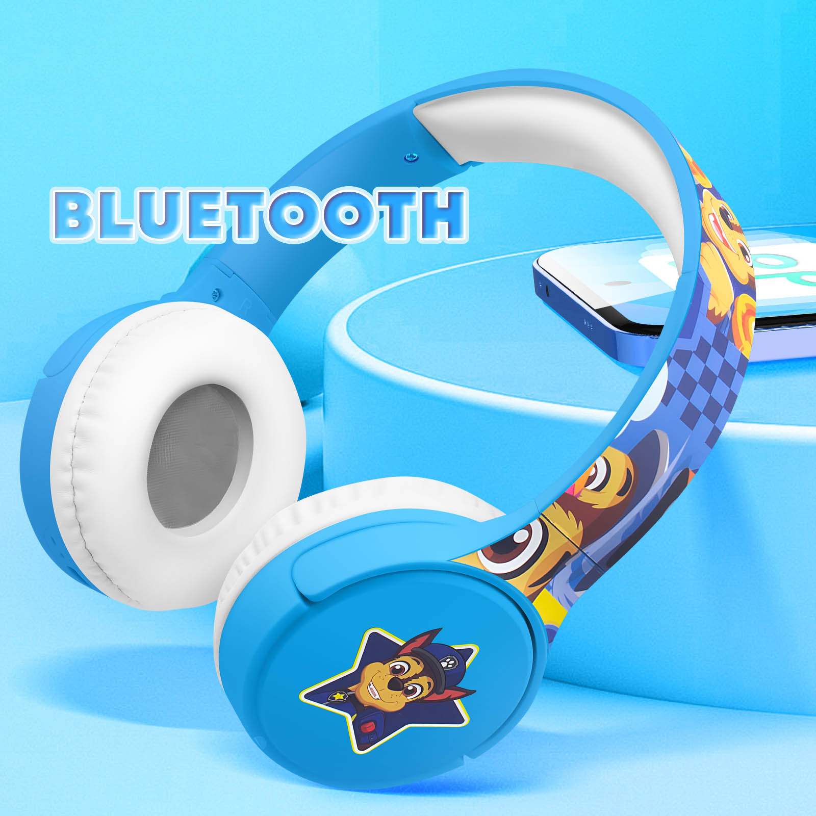Niebieskie i białe słuchawki Paw Patrol, z postacią z kreskówki i słowem Bluetooth.