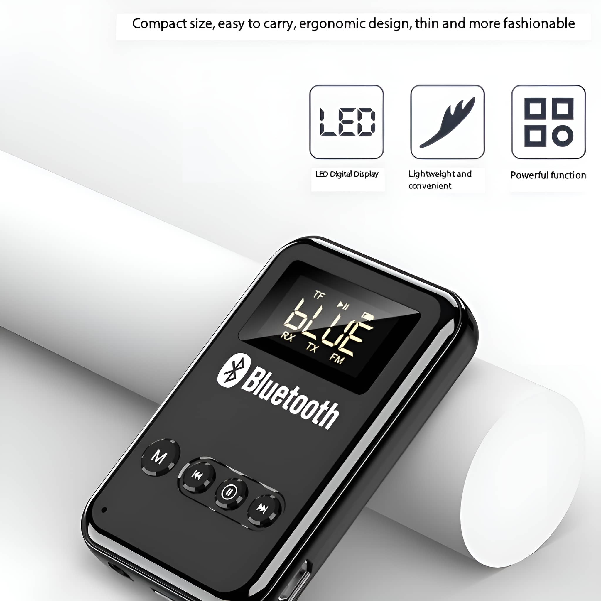 Schwarzer Bluetooth-Empfänger mit Bildschirm, Text und Symbolen, sowie Steuertasten.