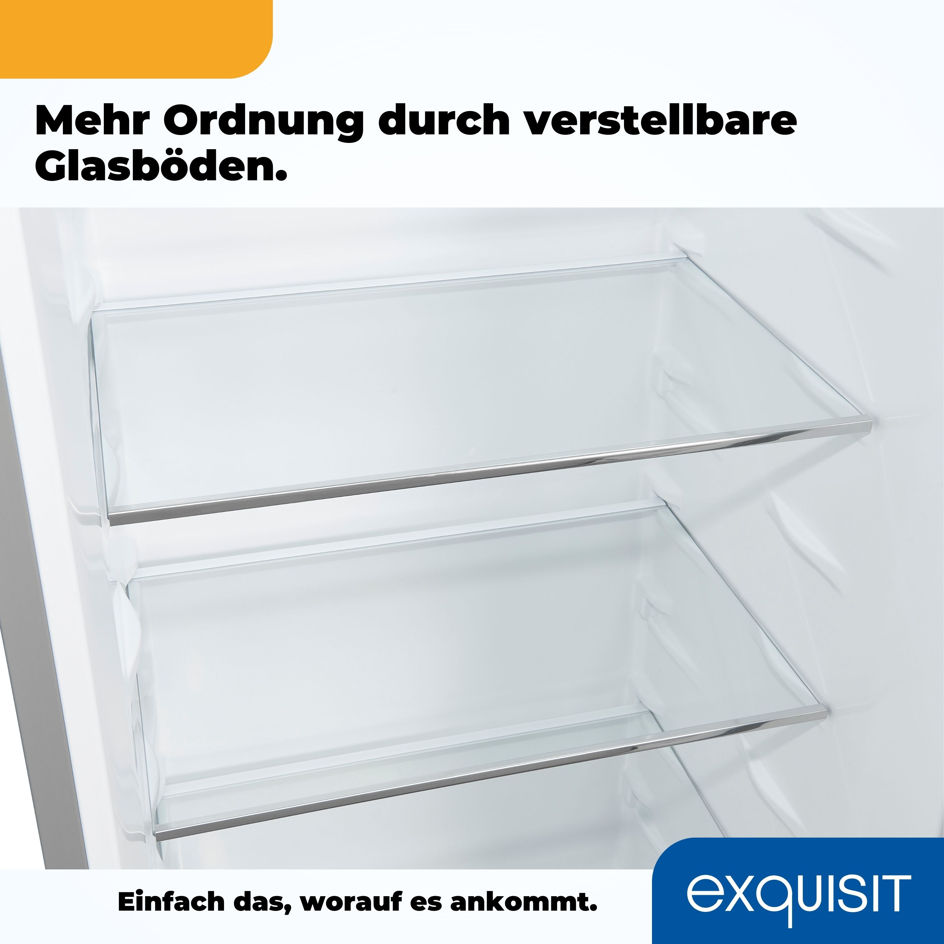 Ein Kühlschrankinnenraum mit verstellbaren Glasböden. Die Regale sind leer.