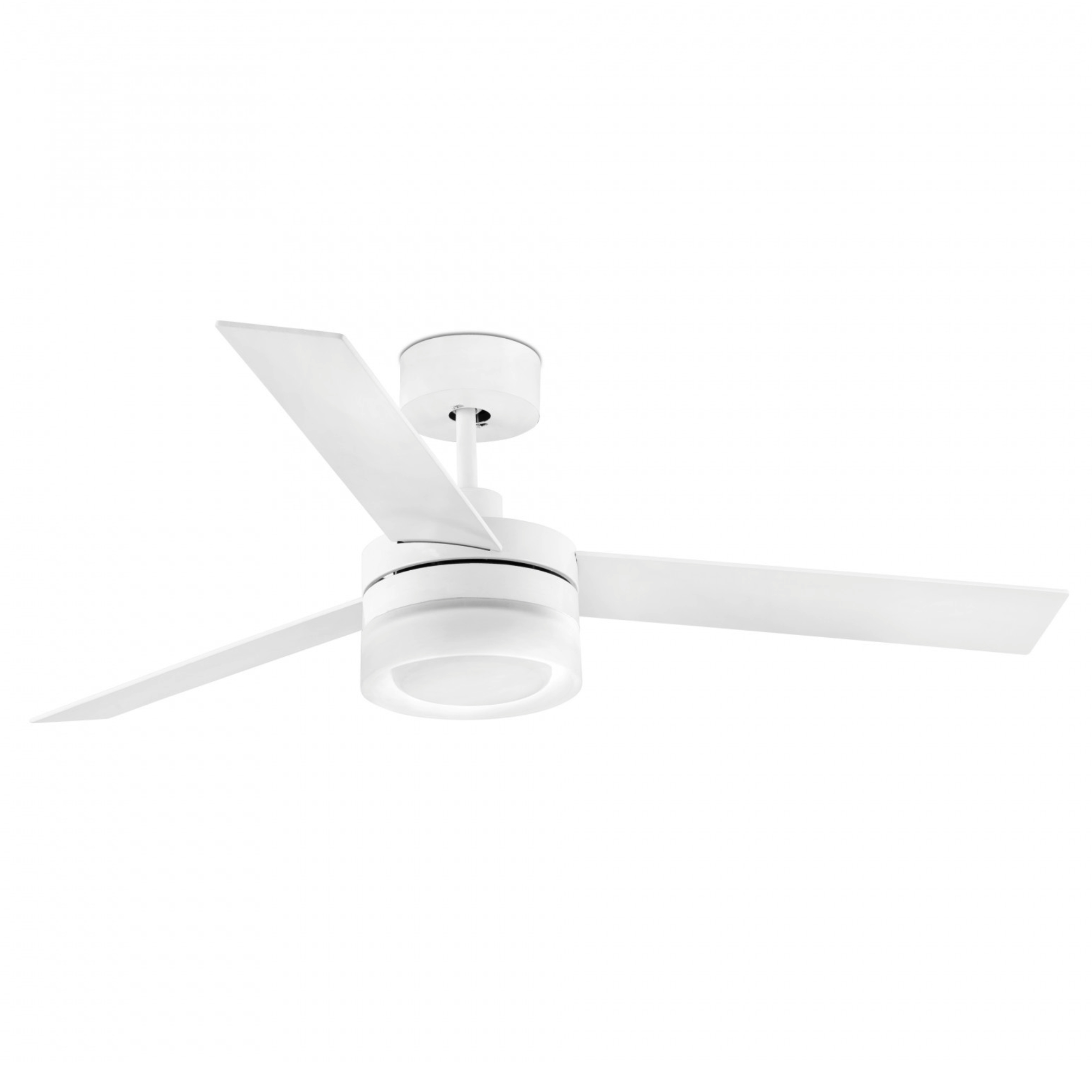 Weißer Deckenventilator mit drei Flügeln.