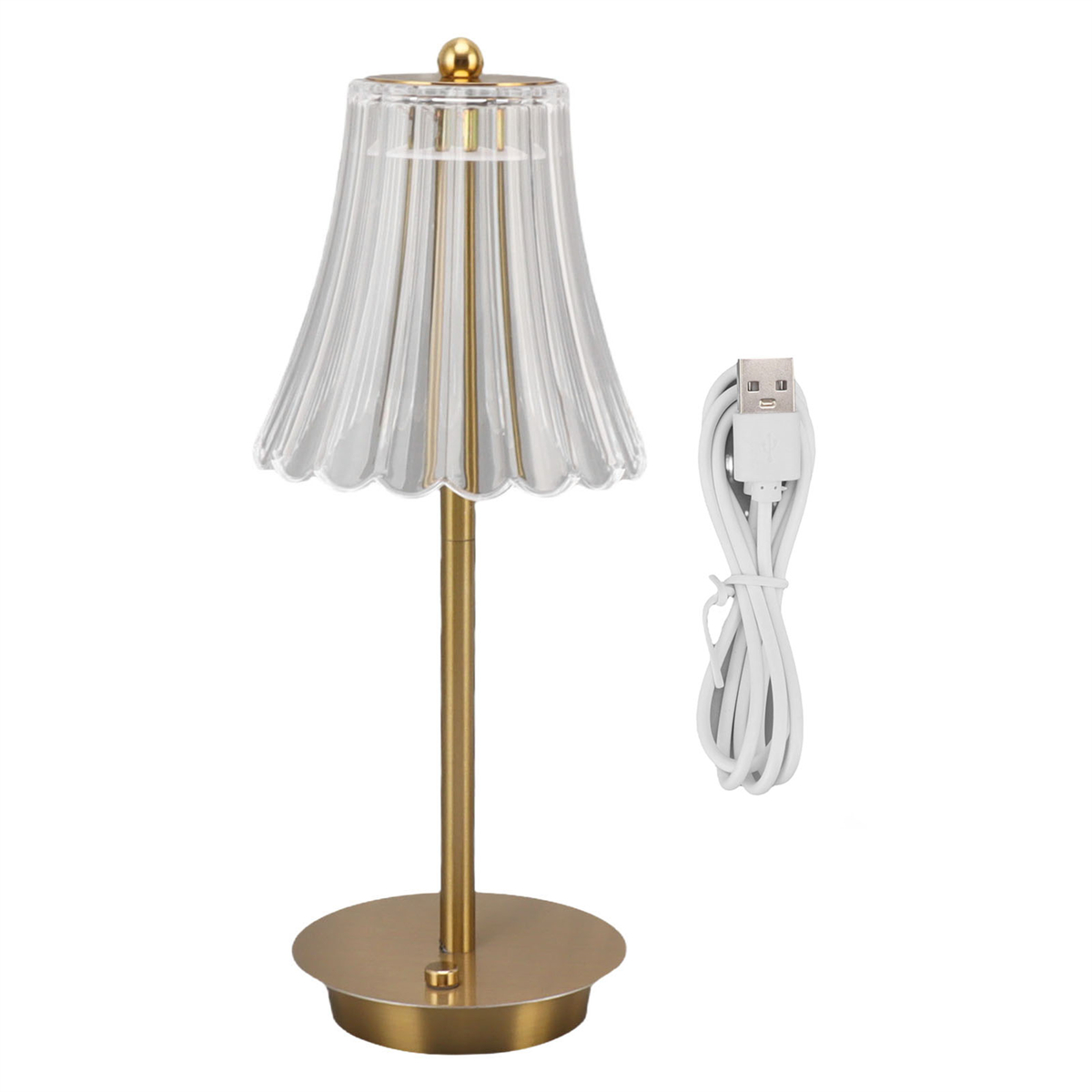 Eine kleine, goldfarbene Lampe mit geriffeltem Glasschirm und weißem USB-Kabel.