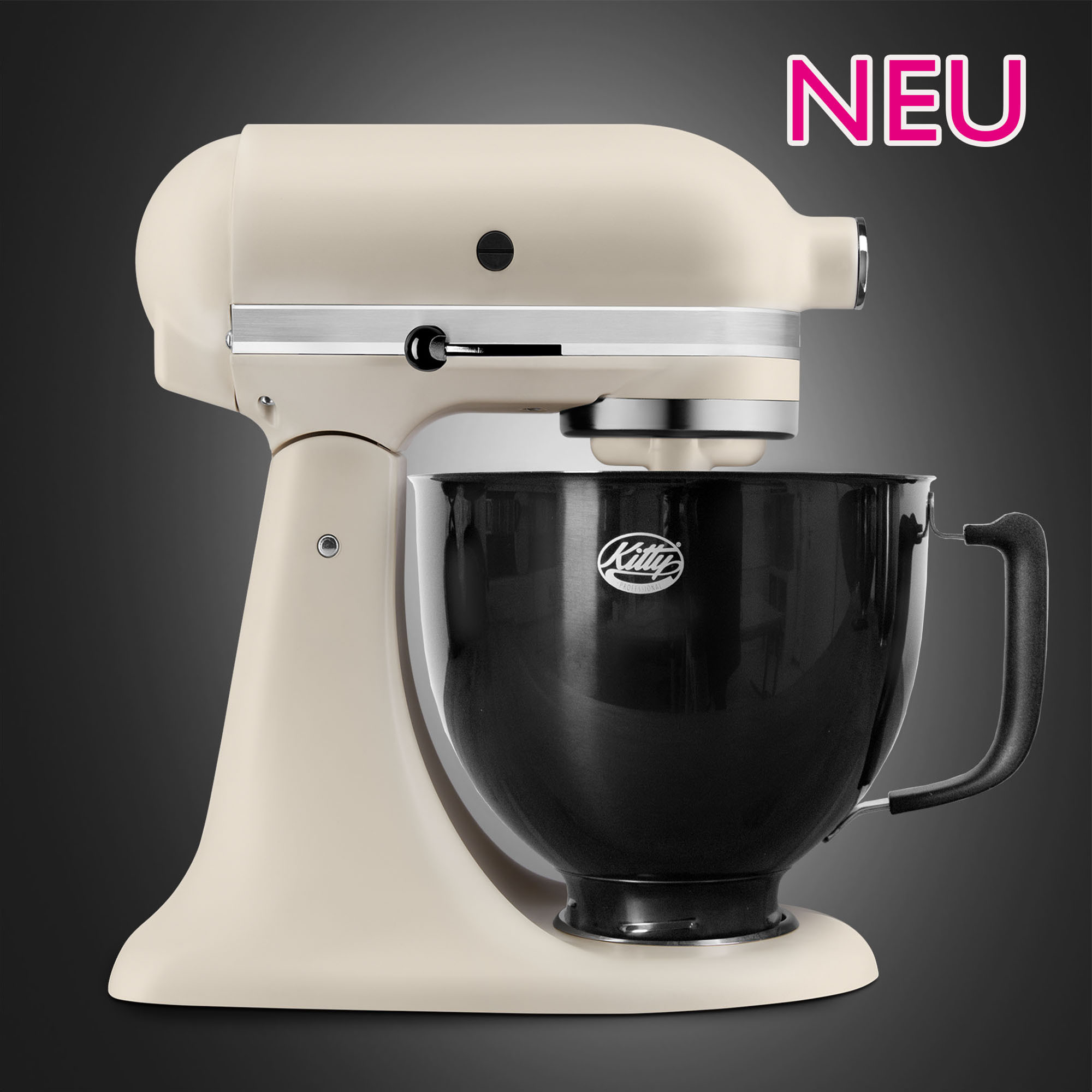 Cremefarbener KitchenAid-Mixer mit schwarzer Schüssel, Wort 'NEU' oben.