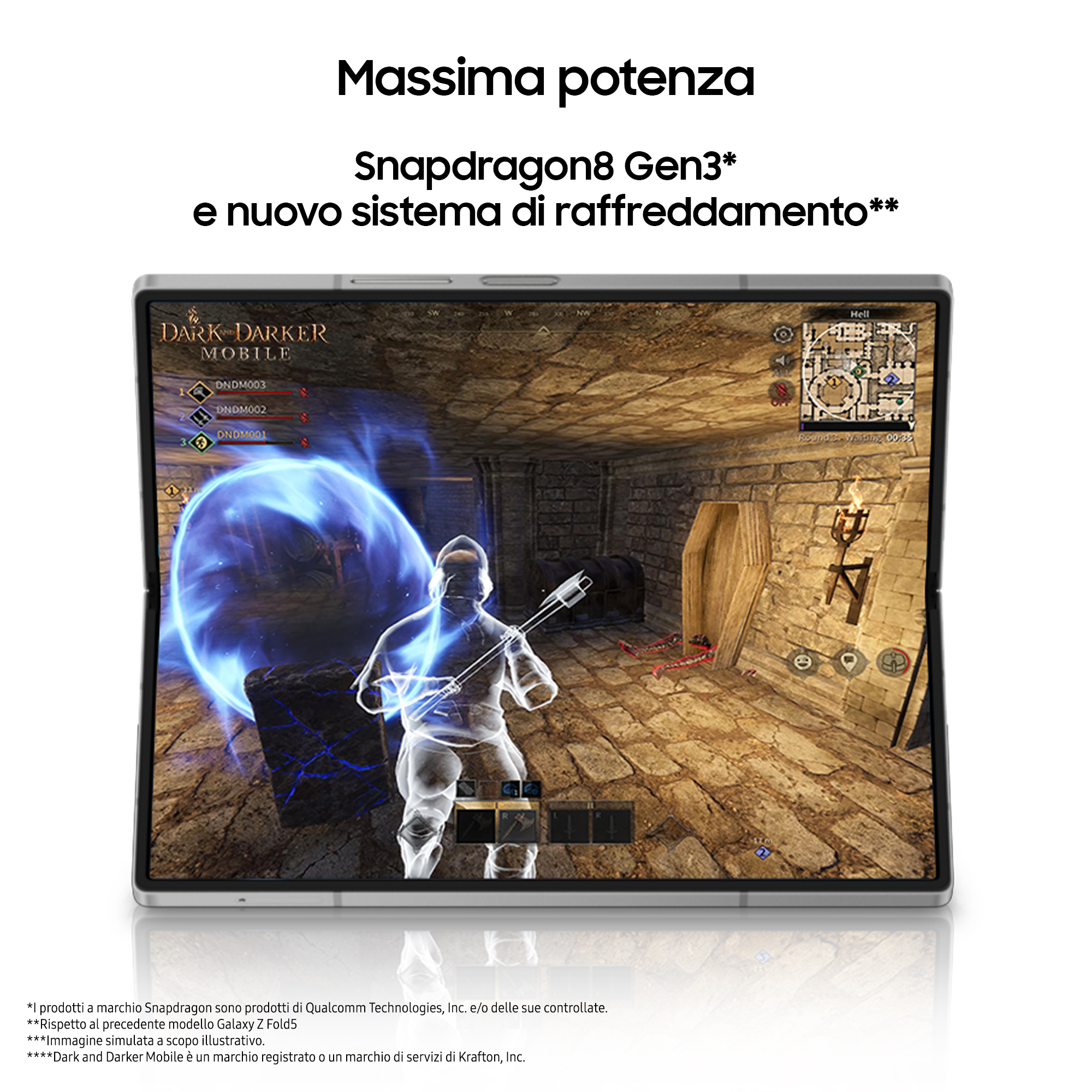 Składany telefon z wyświetloną grą, osoba w grze.