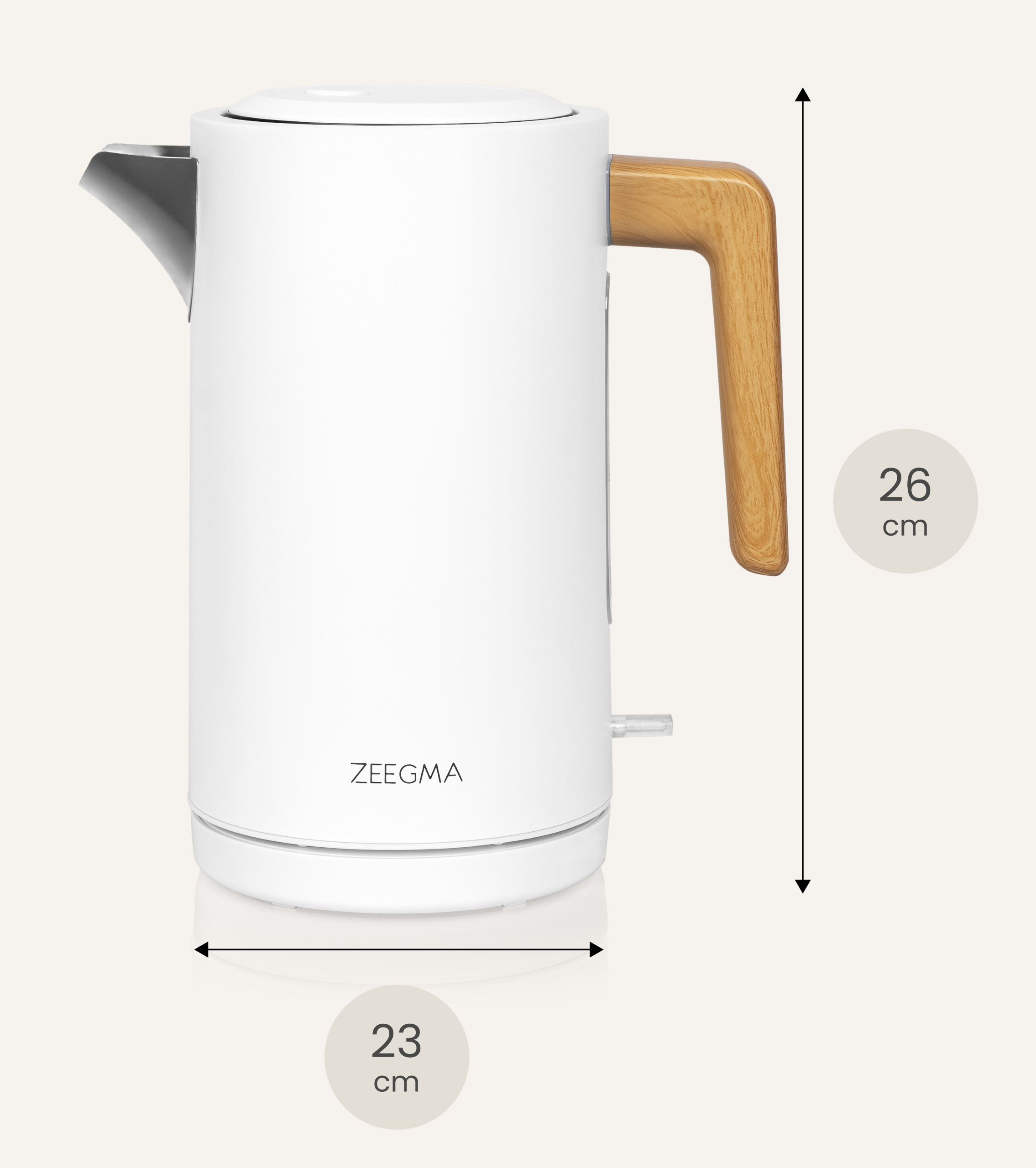 Biały czajnik elektryczny z drewnianym uchwytem. Wymiary to: 23 cm x 26 cm.