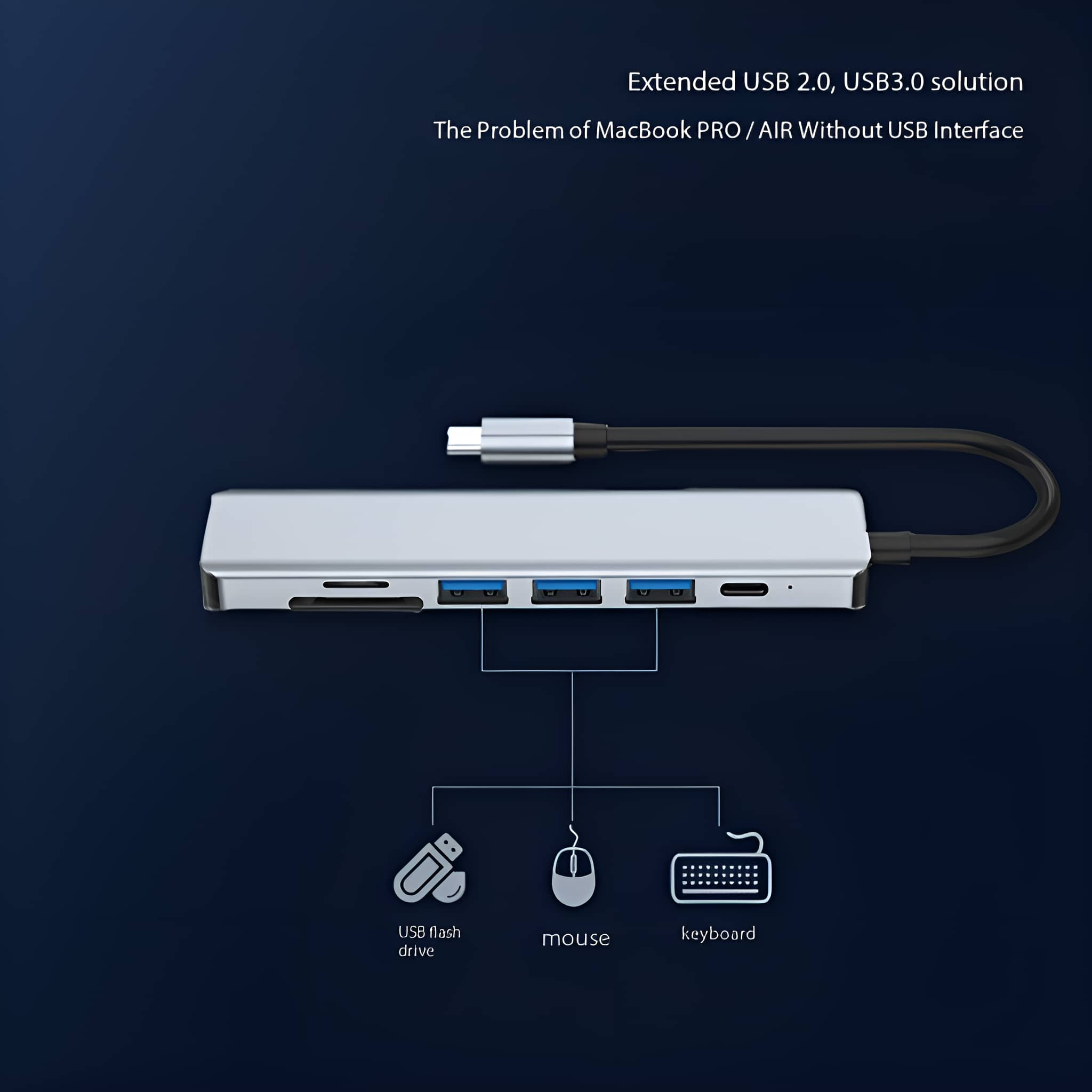 Silberner USB-Hub mit mehreren Anschlüssen und angeschlossenem Kabel.