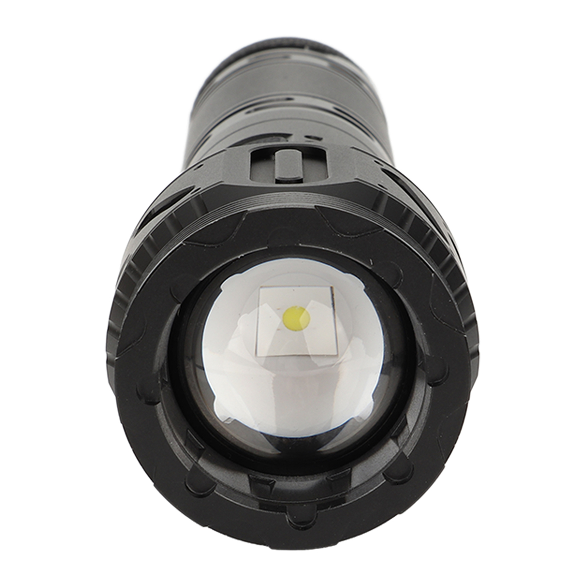 Eine schwarze Taschenlampe mit hellem Licht, das von der Frontlinse ausgeht.