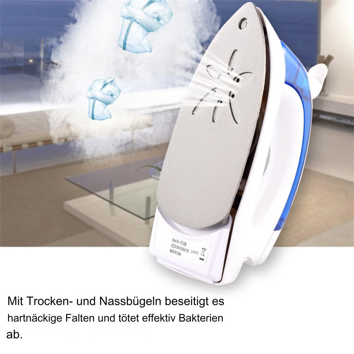 Weißes und blaues Bügeleisen mit Dampf. Text: 'Mit Trocken- und Nassbügeln beseitigt es hartnäckige Falten'.