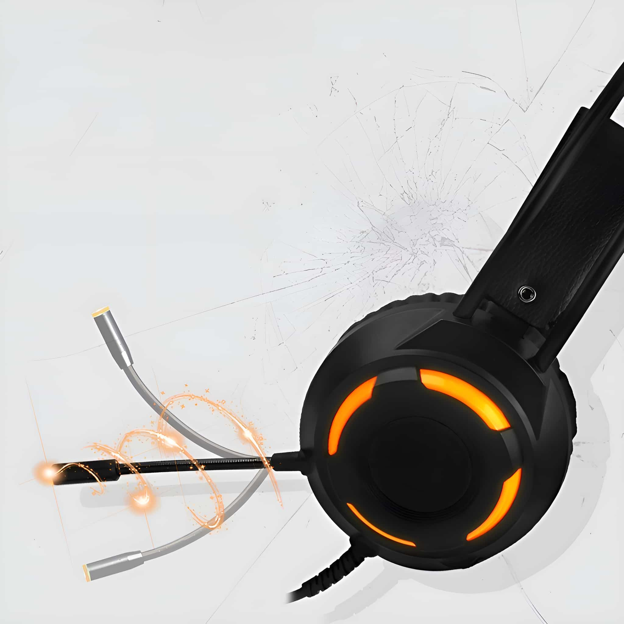 Schwarzes Gaming-Headset mit orangefarbenem Licht, Mikrofon und weißem Hintergrund.