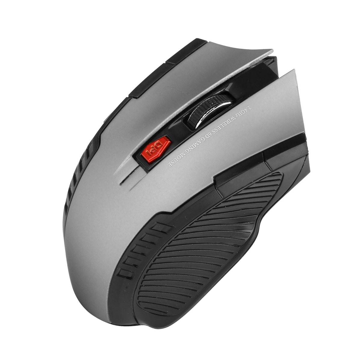 Eine grau-schwarze kabellose Gaming-Maus mit roter DPI-Taste, auf weißem Hintergrund.