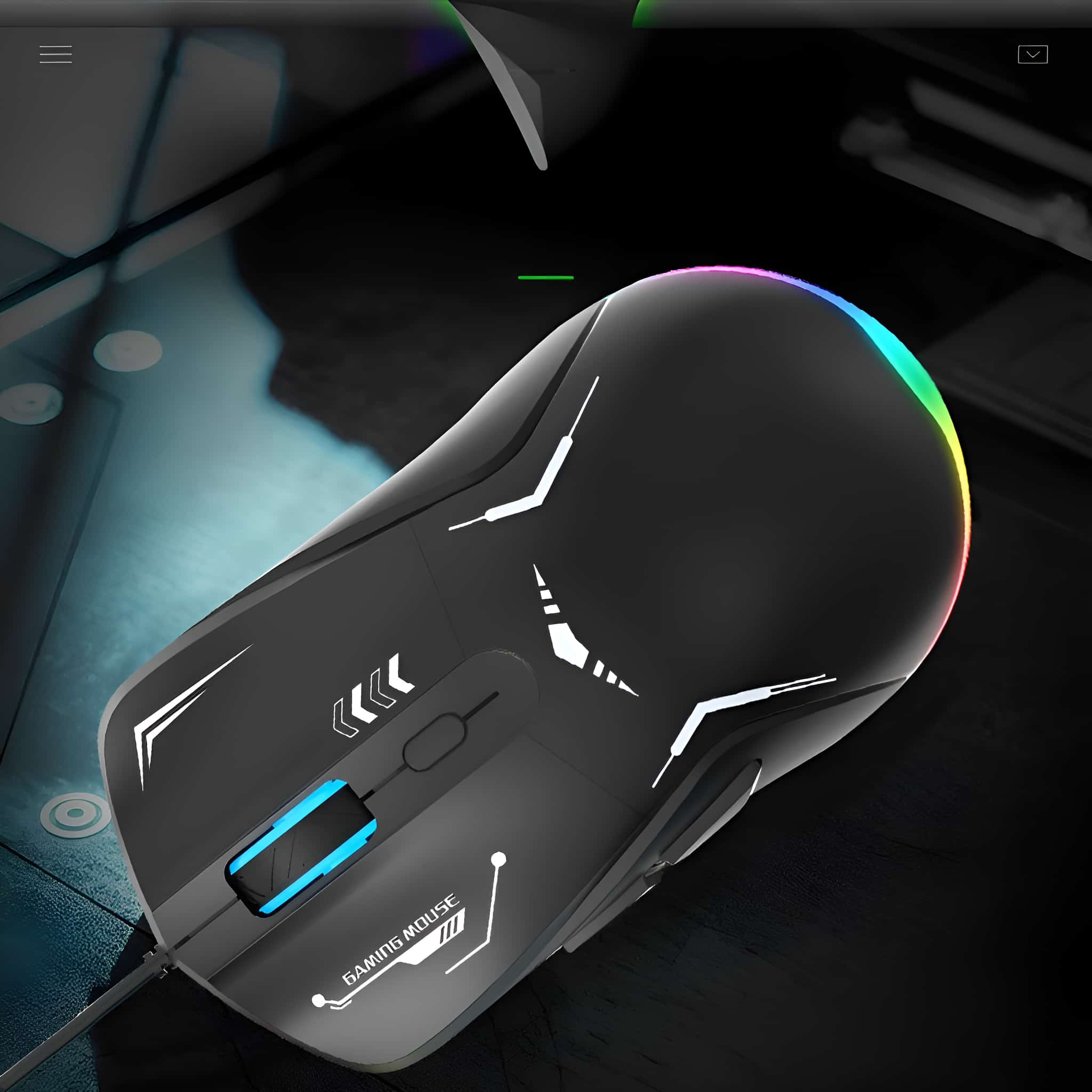 Gaming-Maus mit RGB-Beleuchtung, schräge Ansicht auf dunkler Oberfläche. Lichter auf der Maus.